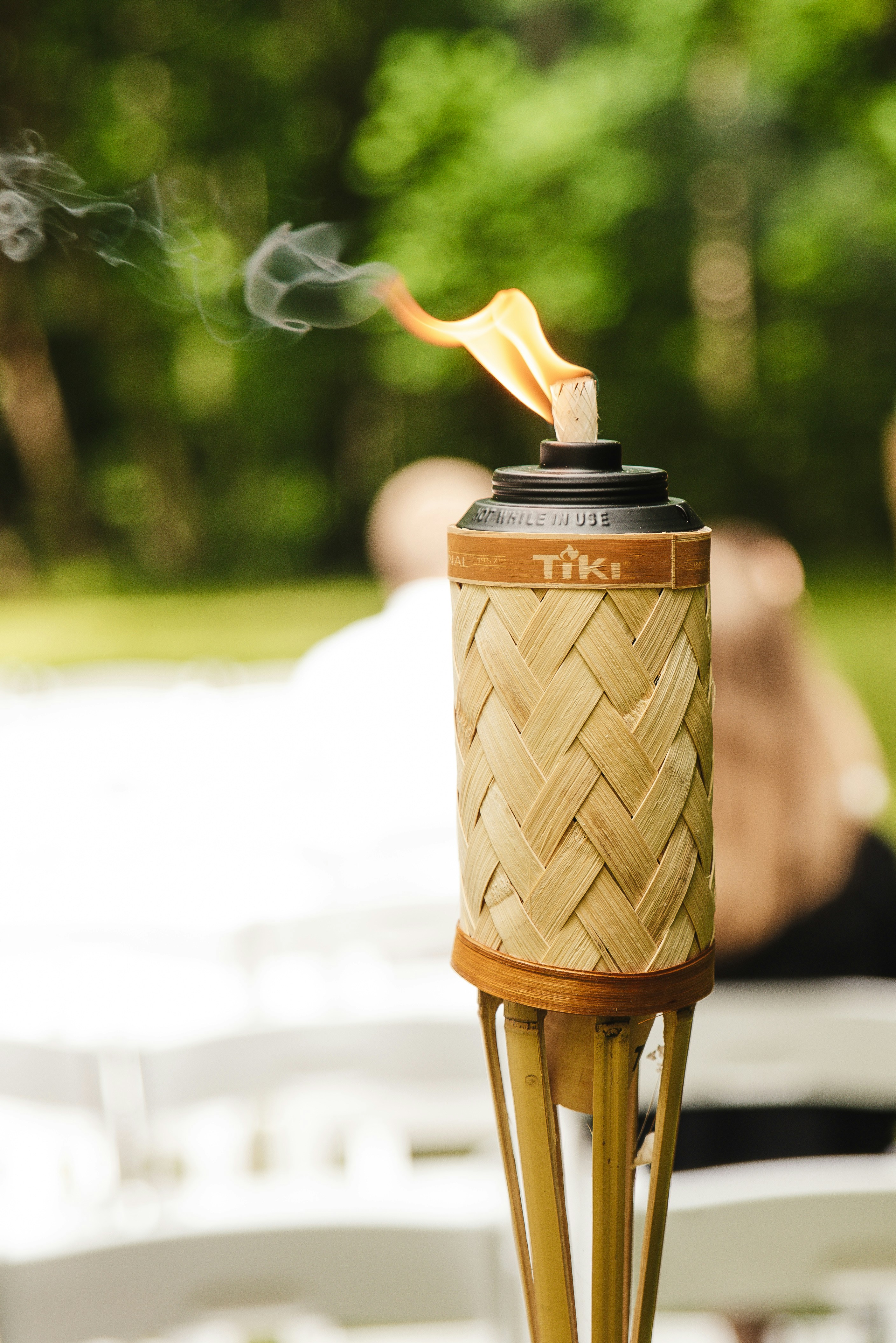 Pozo de fuego marrón y negro