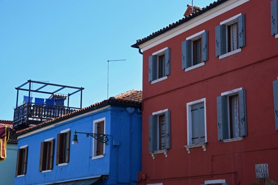 blue and red concrete building