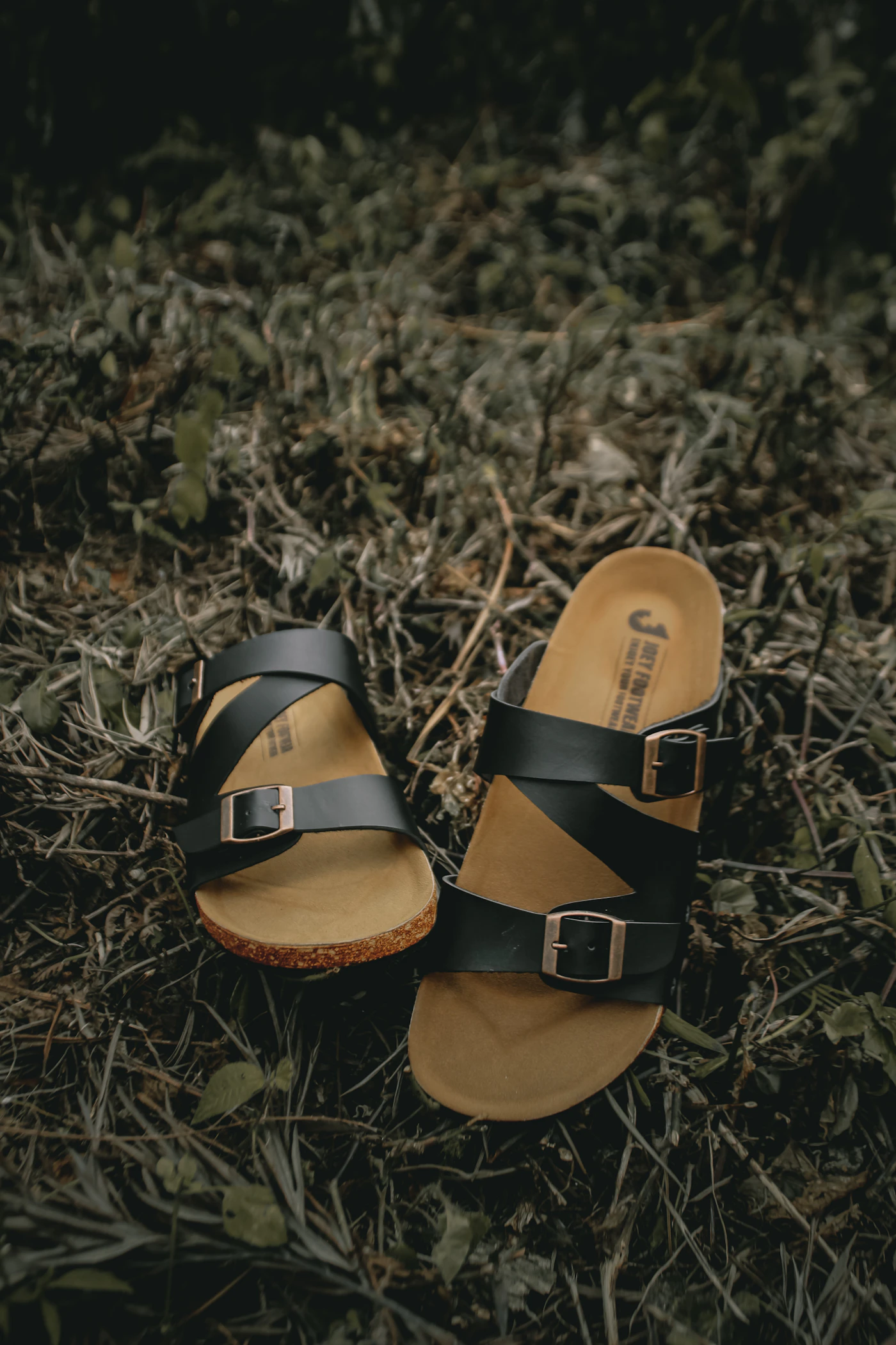 Sandal hitam modern TASYAWALK