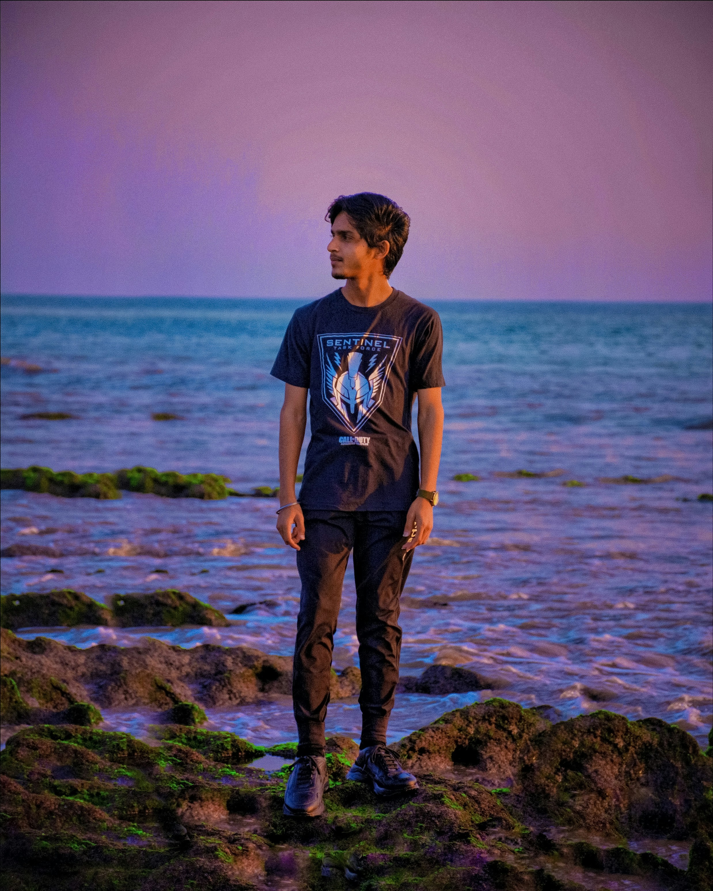 Photo by rohan_pndvdr