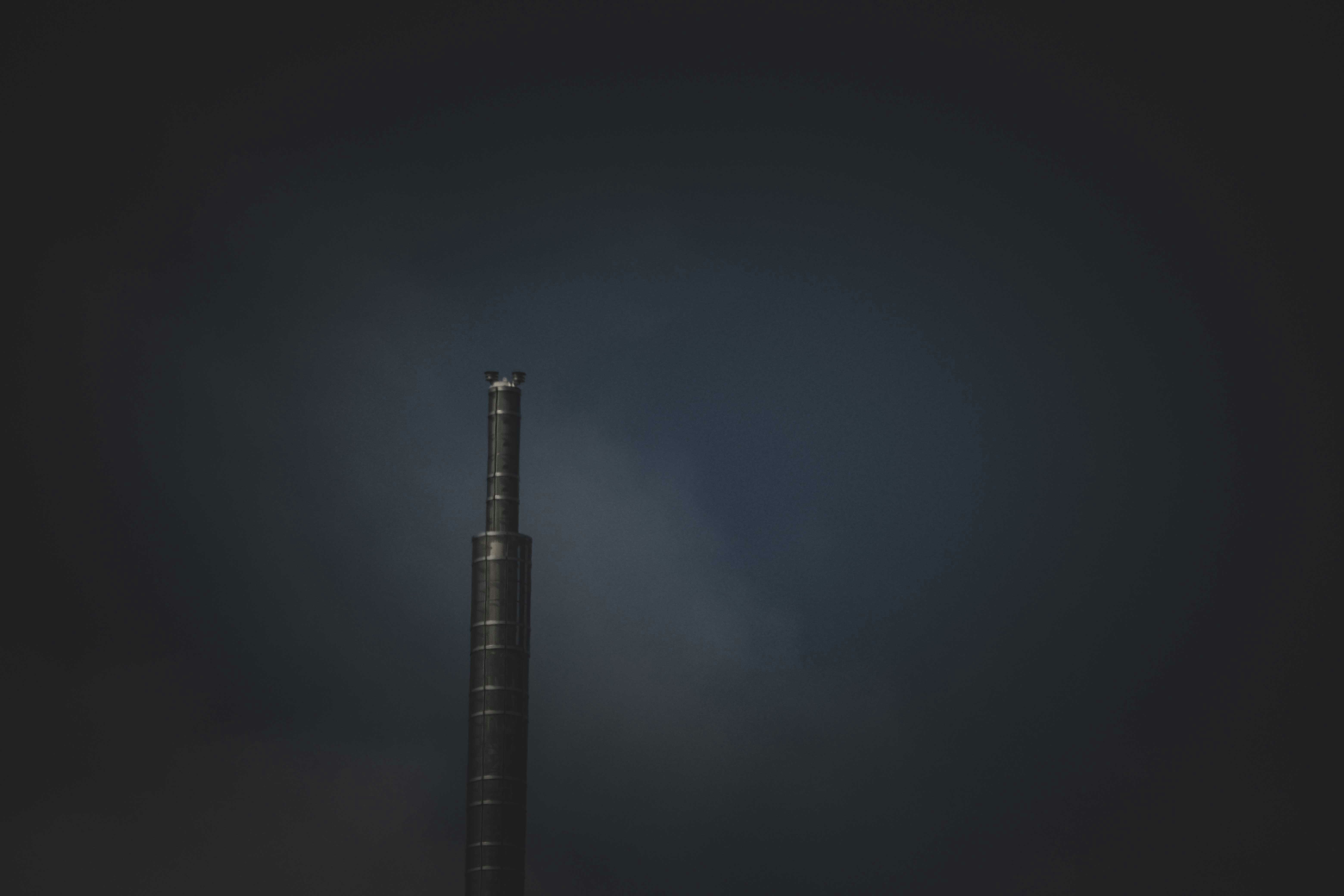black and silver tube type vape