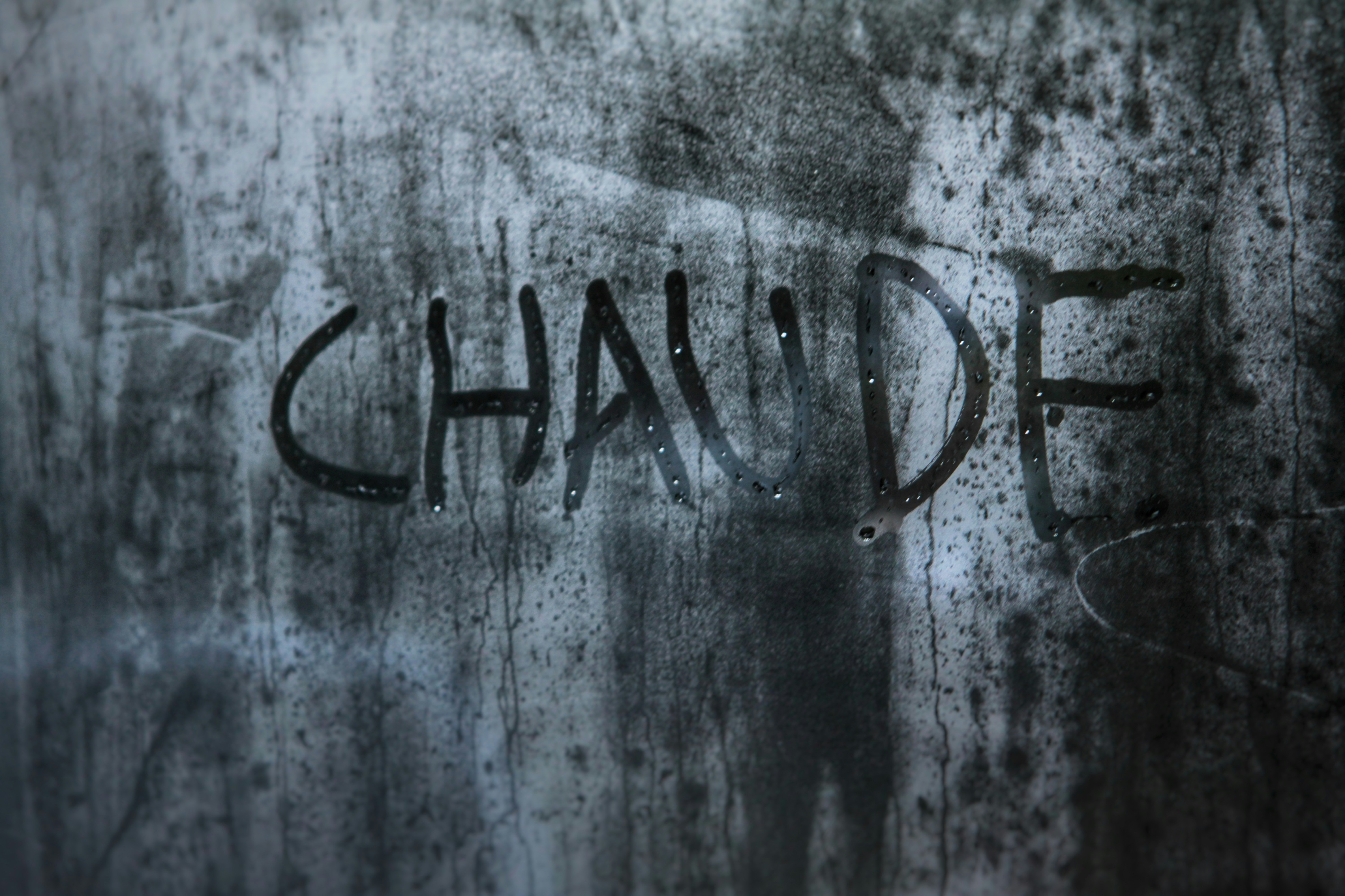 Stay online in the Chad with a prepaid eSIM from eSIMlii. Instant activation, no roaming charges, and reliable coverage.