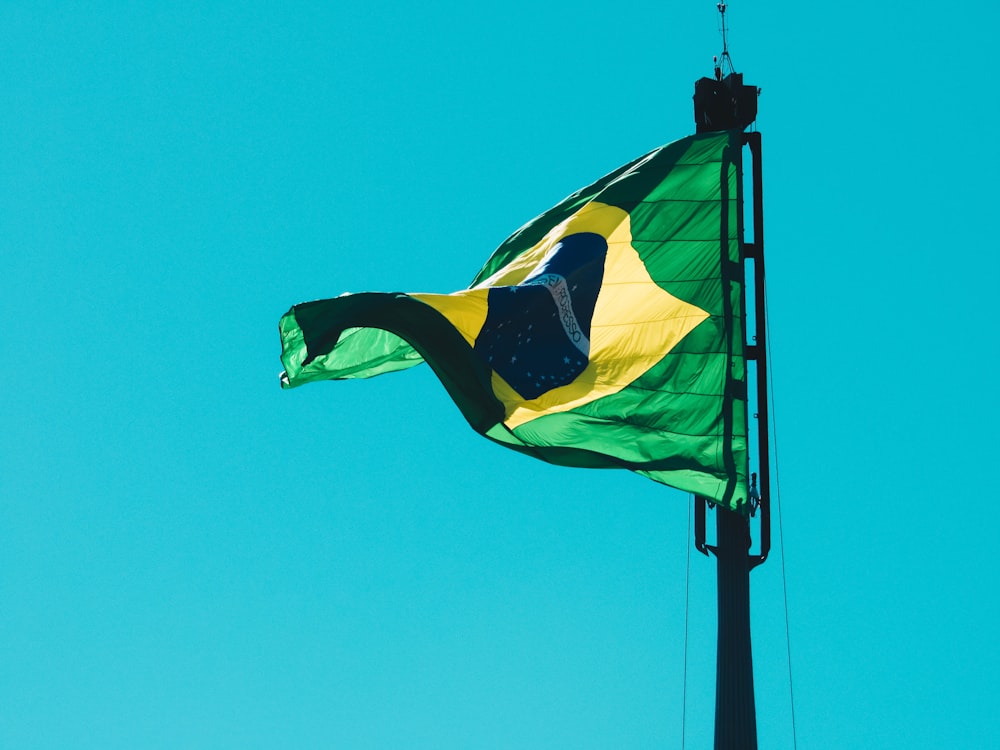 bandera verde, amarilla y negra