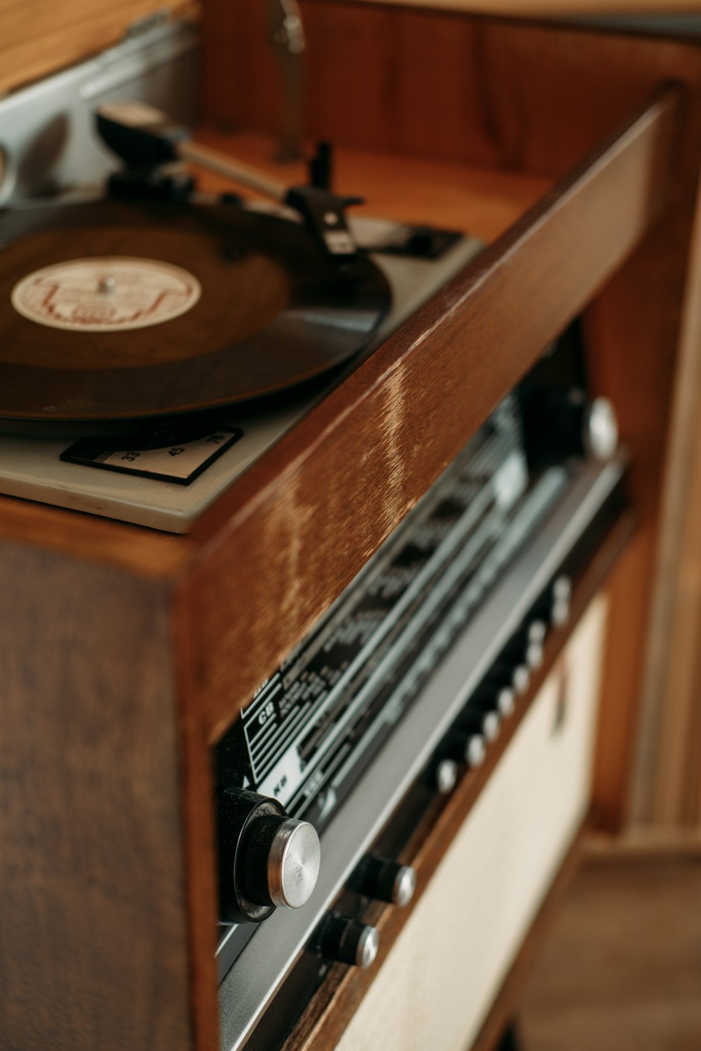 black and white vinyl record player