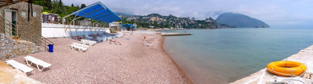 Menschen am Strand tagsüber