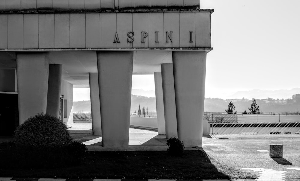 a black and white photo of a building