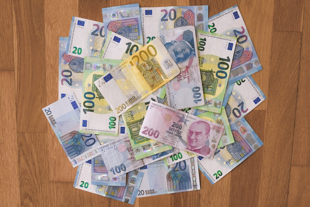 Billetes de 10 y 5 euros