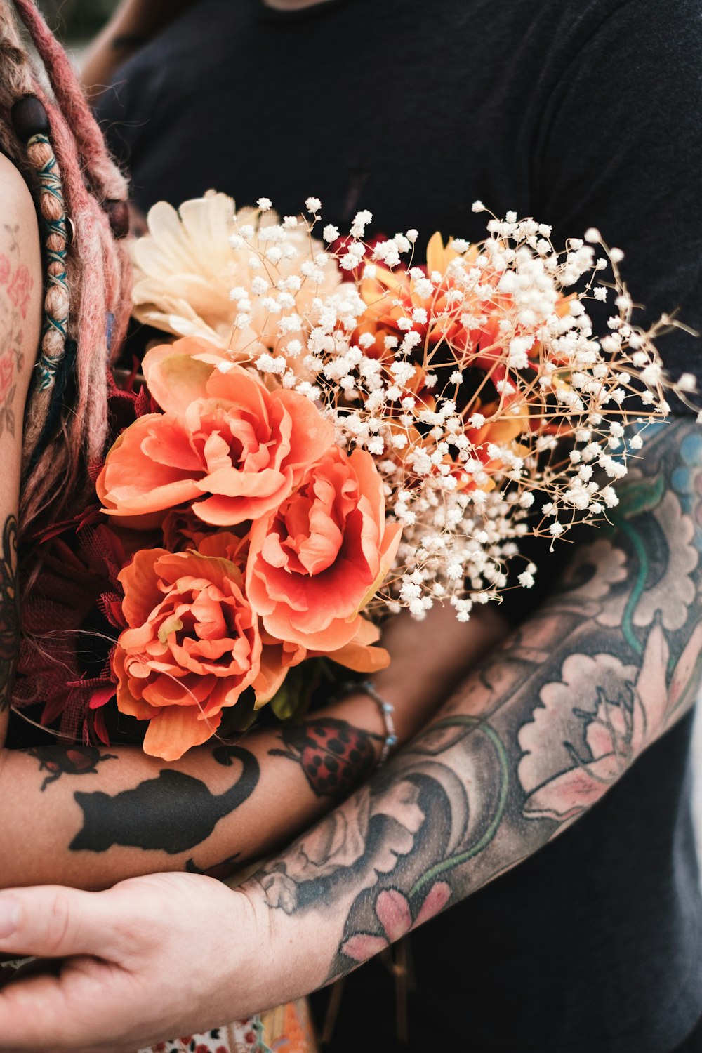 white and pink flower bouquet