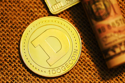 Ray Dalio Dismisses Bitcoin as Safe Haven: Is Gold Still King?