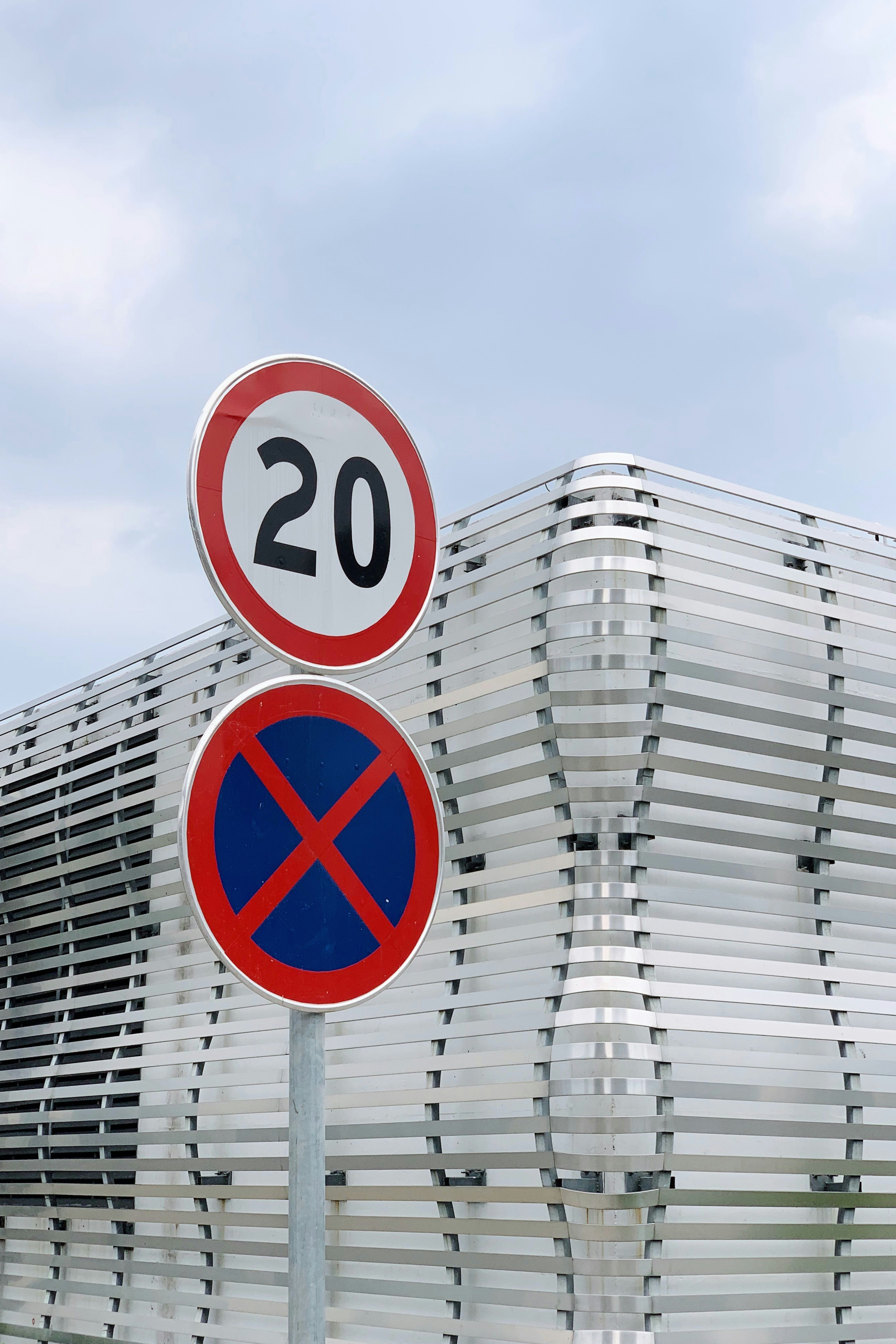 rot-weißes Rauchverbotsschild