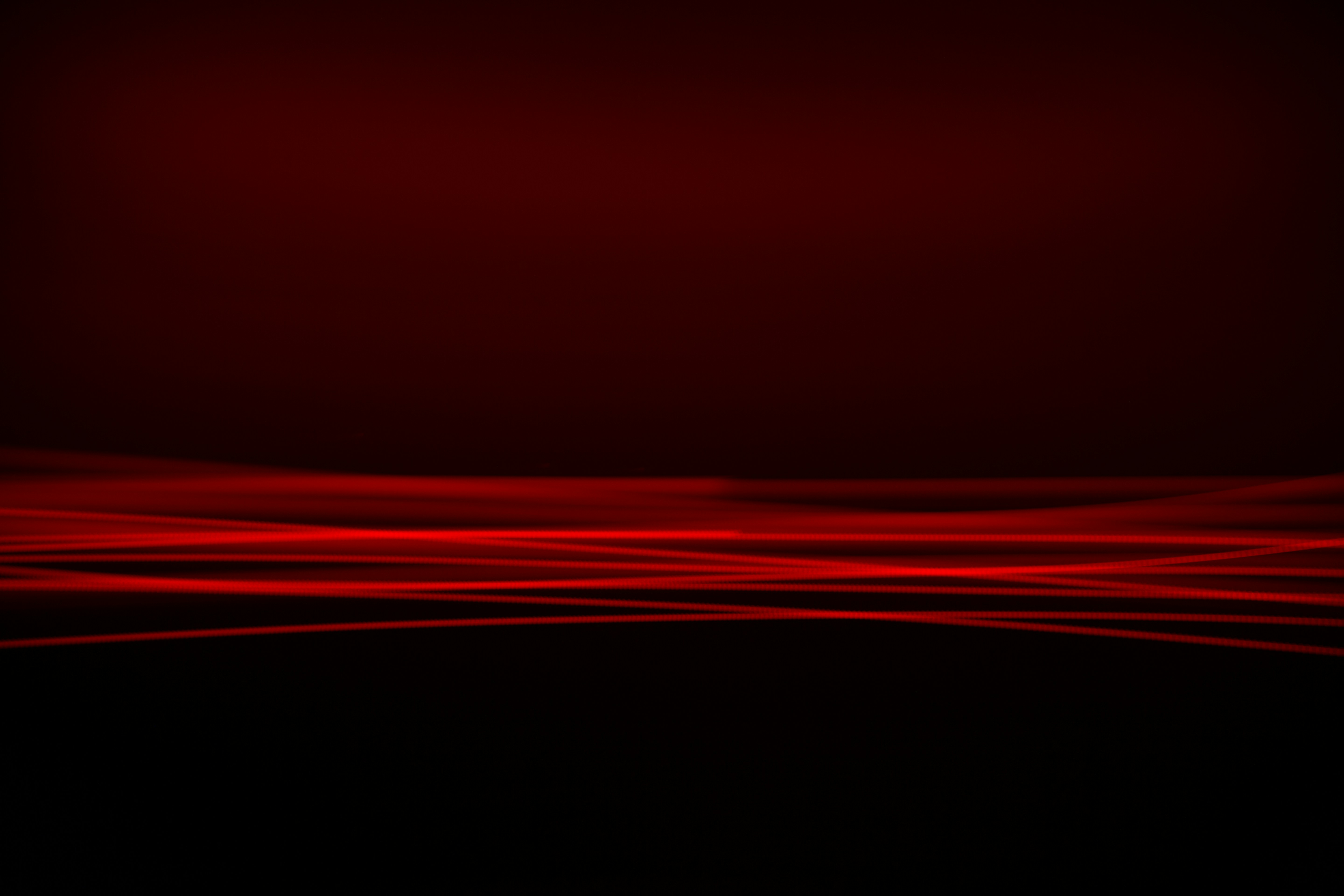 赤と白の光のデジタル壁紙の写真 Unsplashの無料赤写真