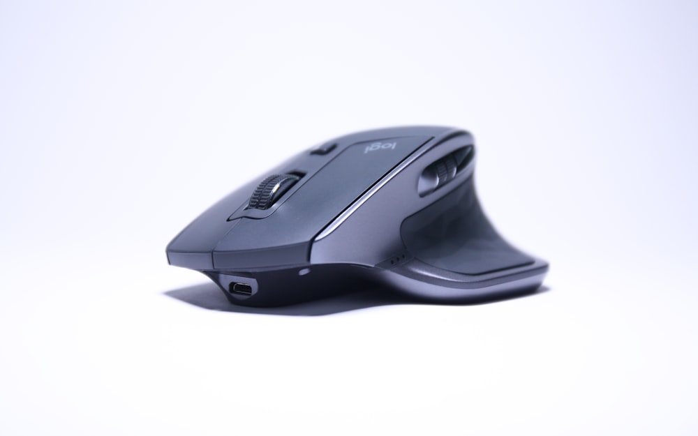 black and gray cordless computer mouse
