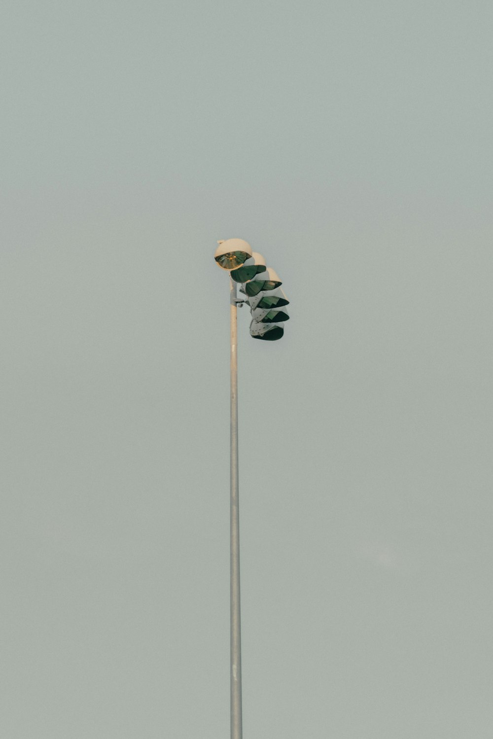 green and yellow street light