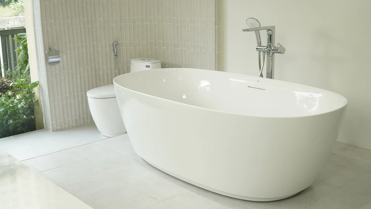 Bathtubs: Deep Bath Tub