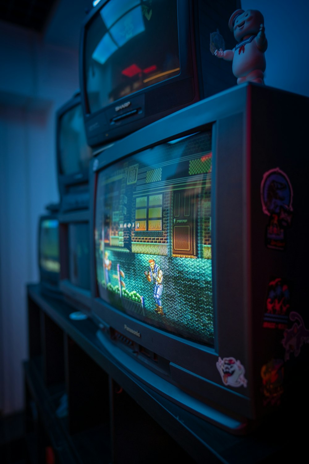 999+ Retro Gaming Pictures  Download Free Images on Unsplash