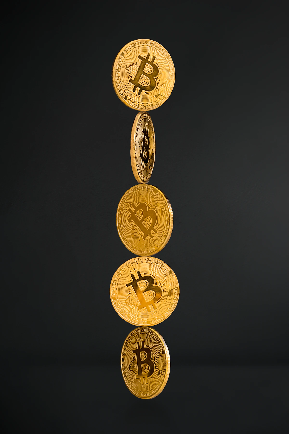 Bitcoin recule à 62 000 $ : l'accord Iran-USA bute sur des obstacles, les cryptos corrigent