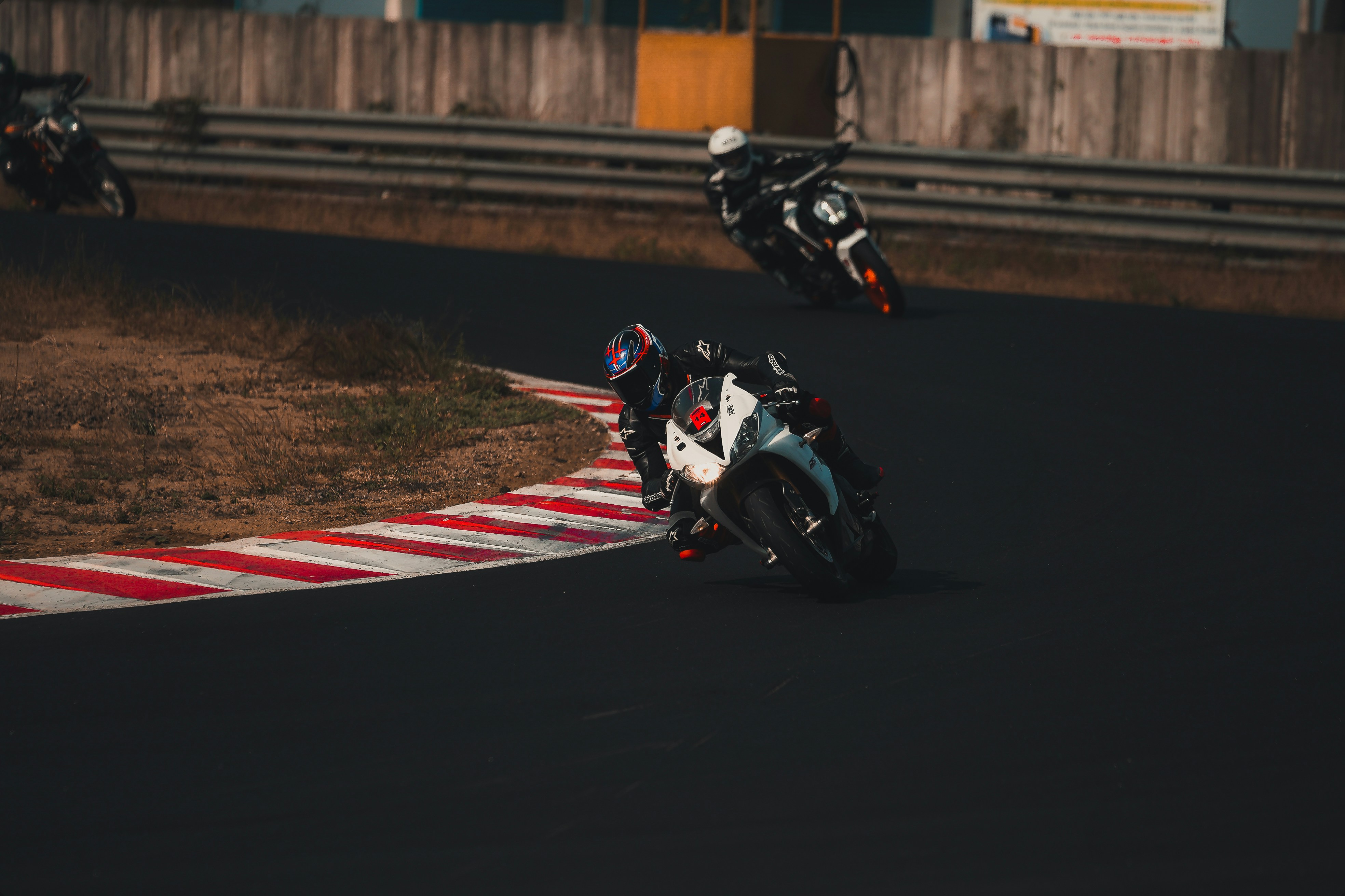 Oglądanie zawodów Speedway Grand Prix na platformie Max