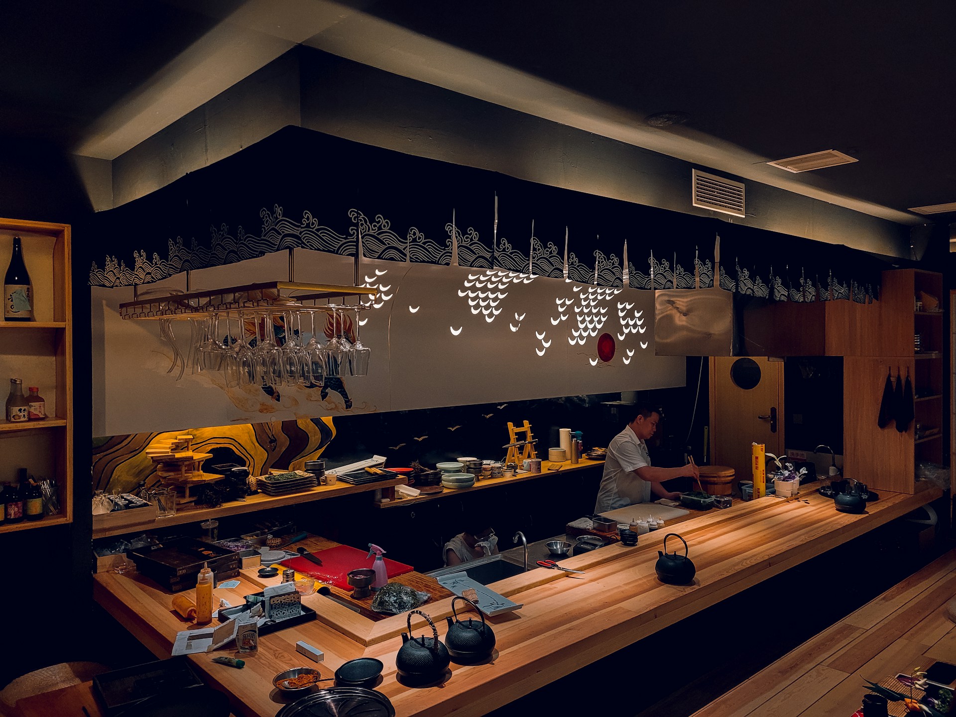 gray computer monitor