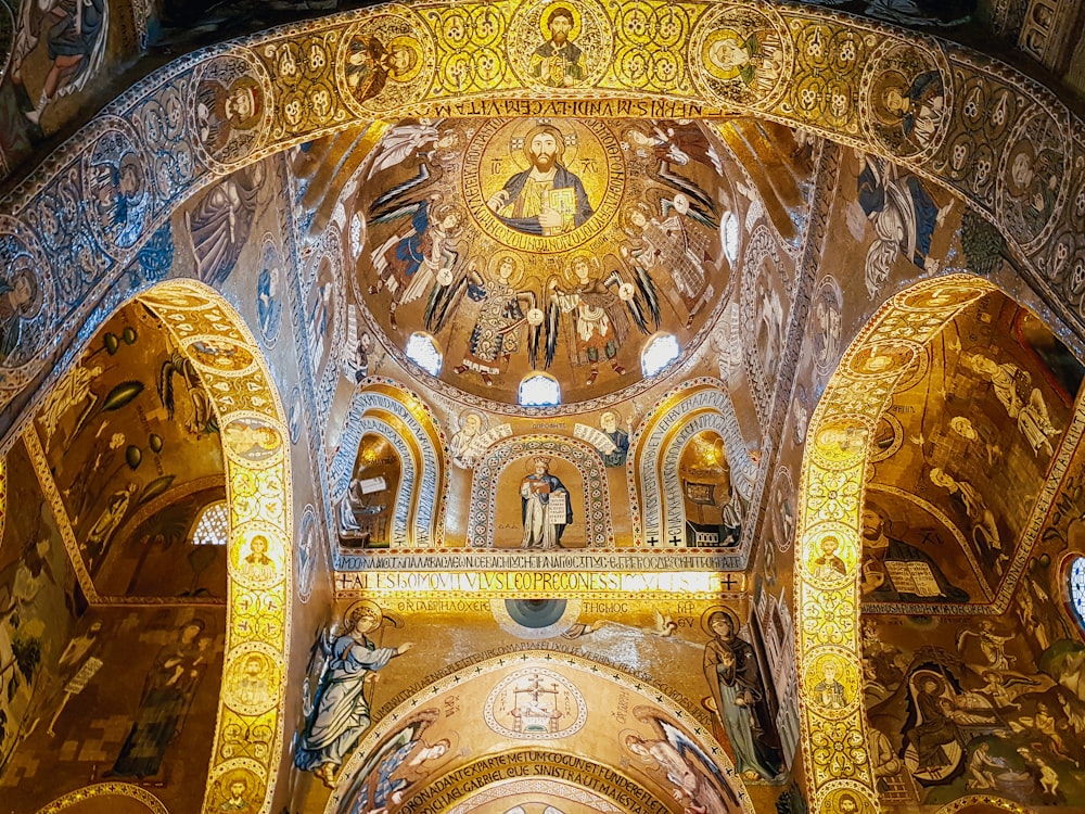 decorazione murale in rilievo floreale oro e marrone