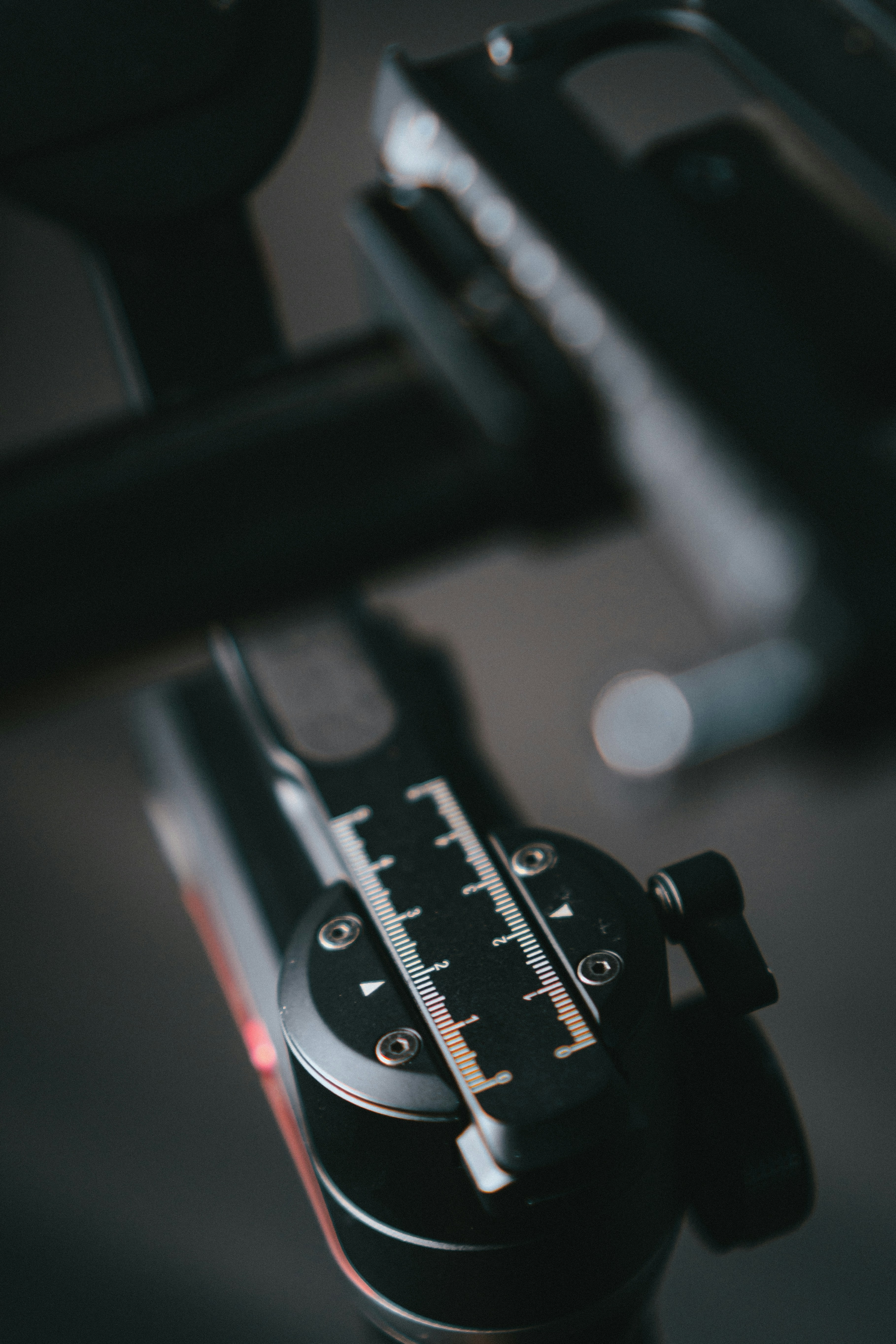 gray computer monitor