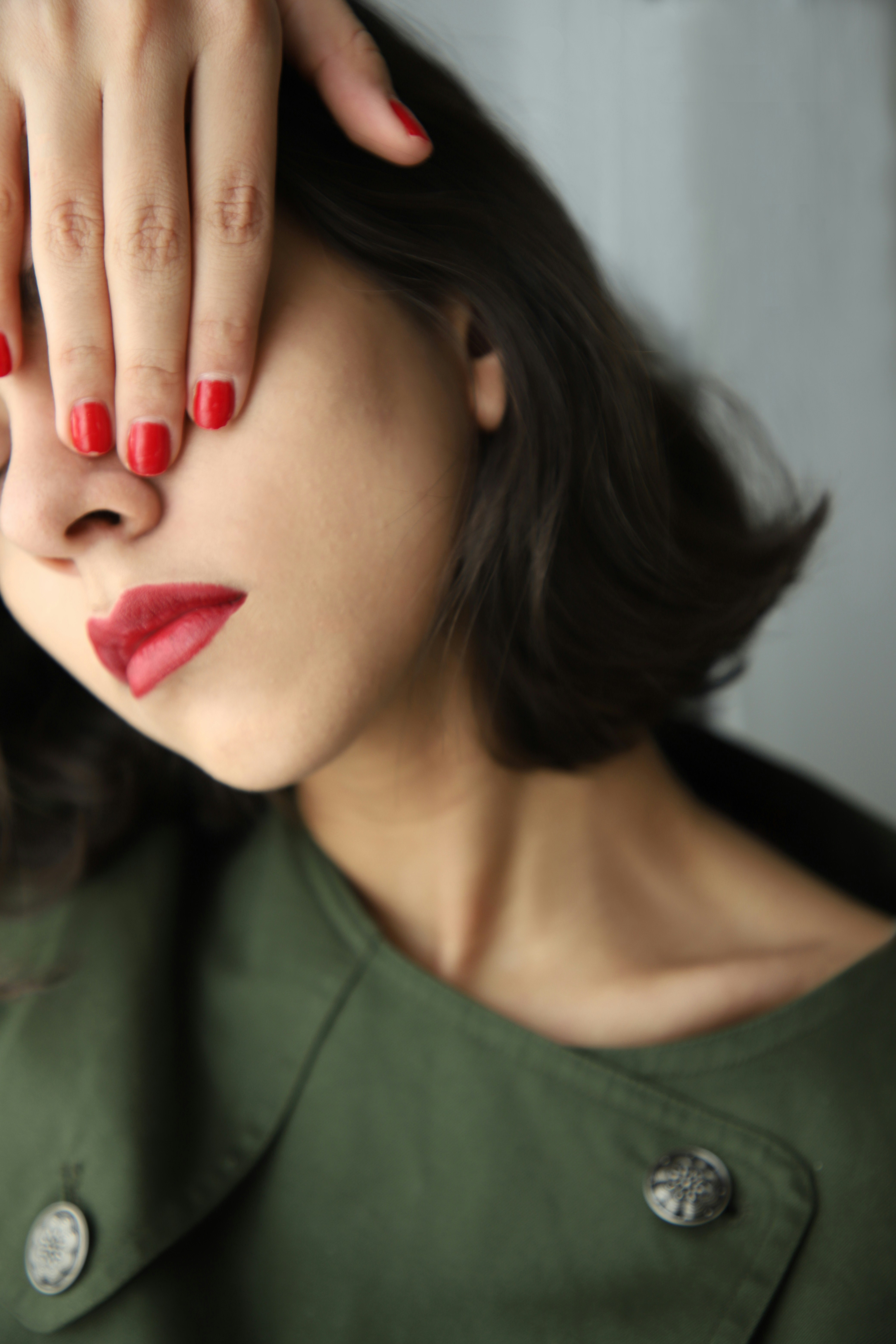 緑のクルーネックシャツを着た女性の写真 Unsplashの無料口紅写真