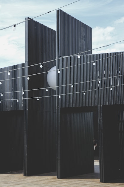 black building under blue sky during daytime