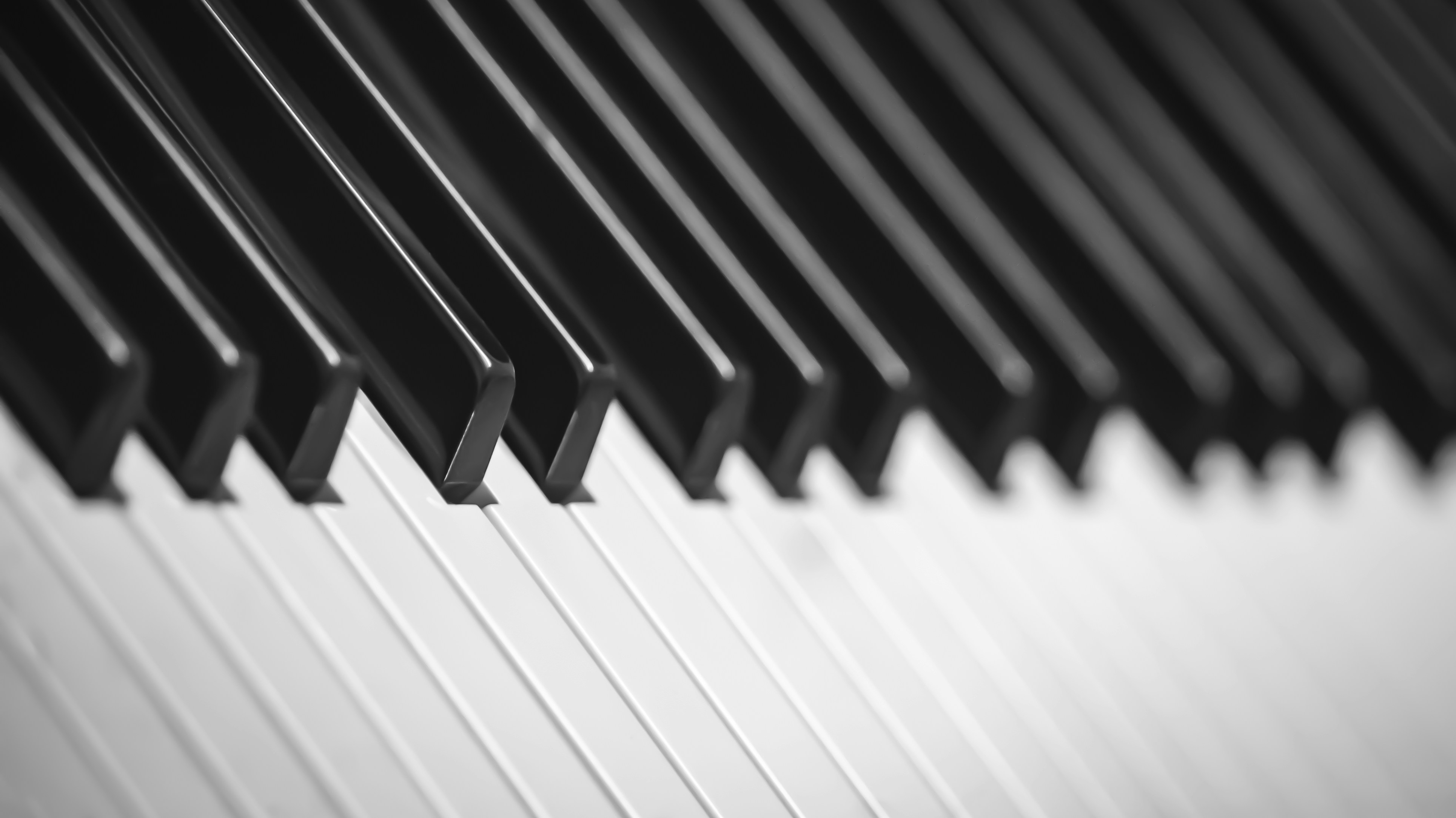 Was ist besser Piano oder Klavier?