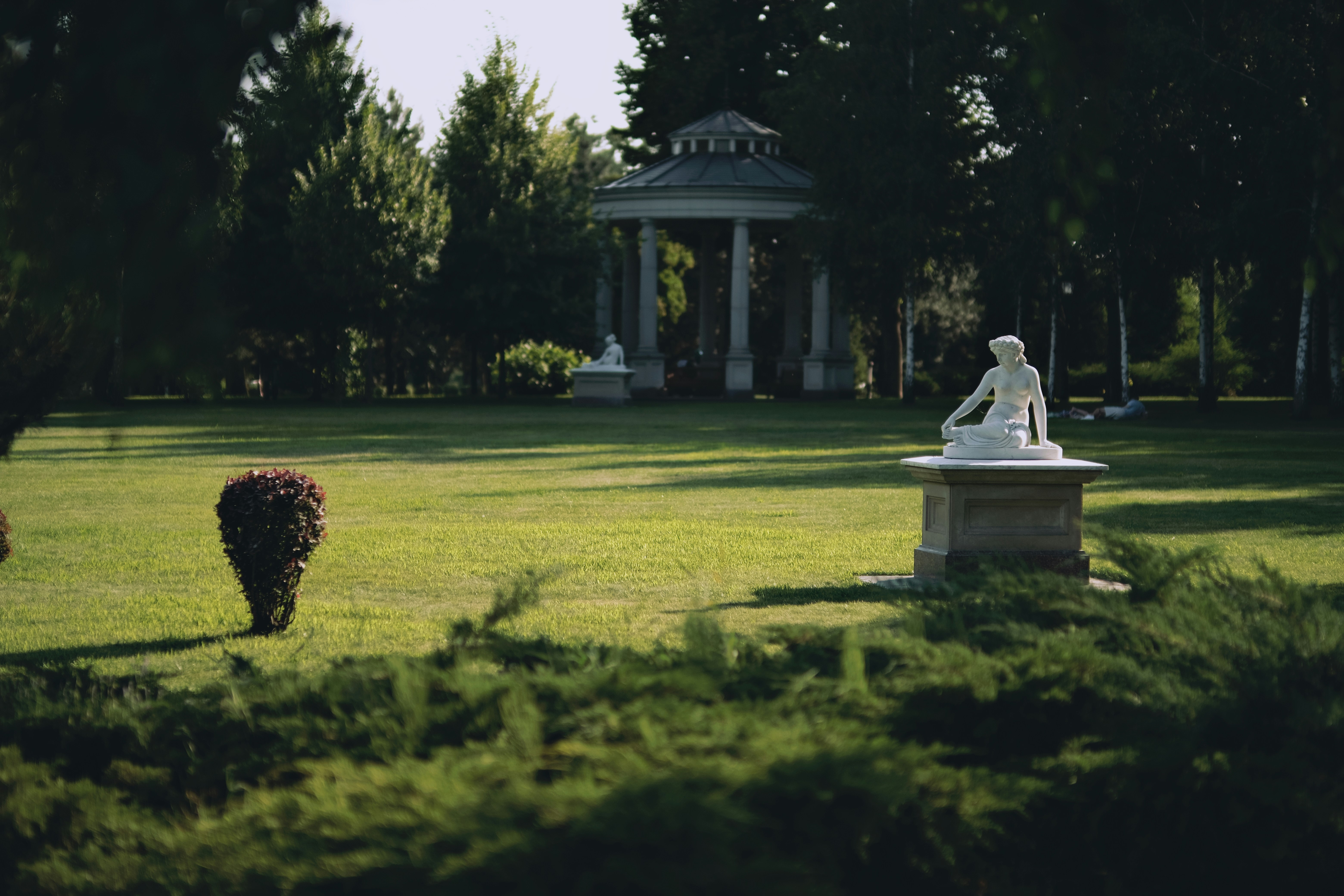 Beautiful monument or landscape within Graceland Cemetery - five places to go in chicago's uptown neighborhood