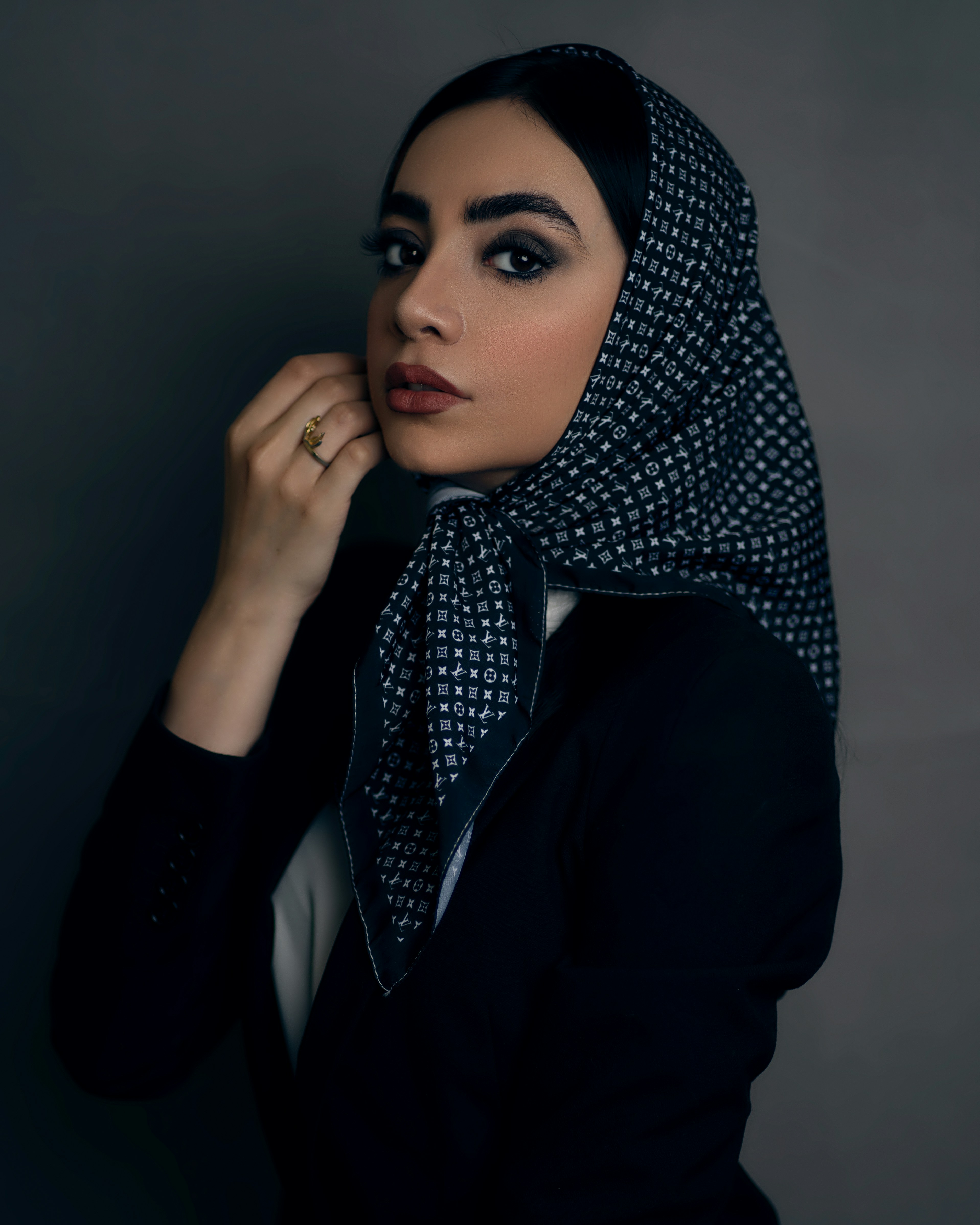 photo-1625987306773-8b9e554b25e2?ixid=M3wxMjA3fDB8MXxzZWFyY2h8Mnx8Ym9rZXAlMjBoaWphYnxlbnwwfHx8fDE3NTM1NTUxMDh8MA\u0026ixlib=rb-4.1.0