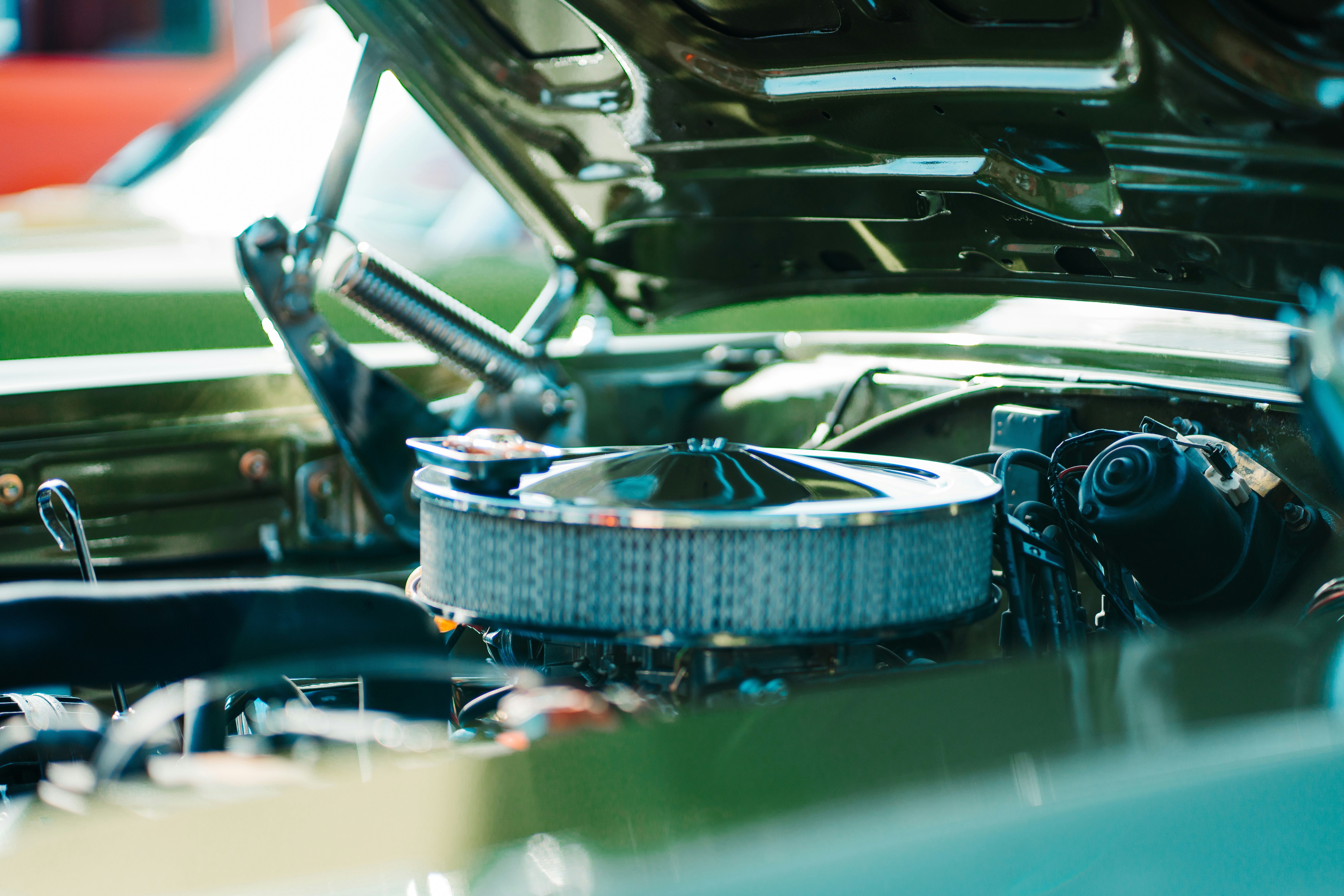 Materialpruefung in der Automobilindustrie: Anforderungen, Normen und Prozesse