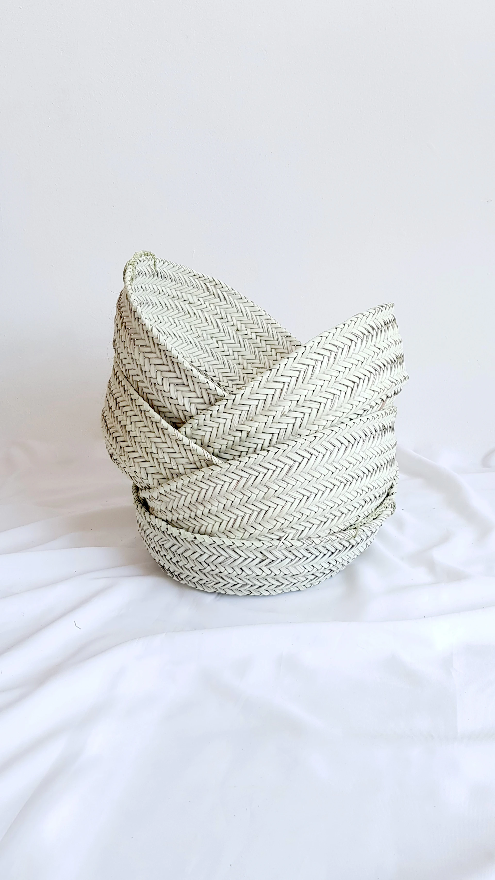 Palm-leaf nesting bowls (3)