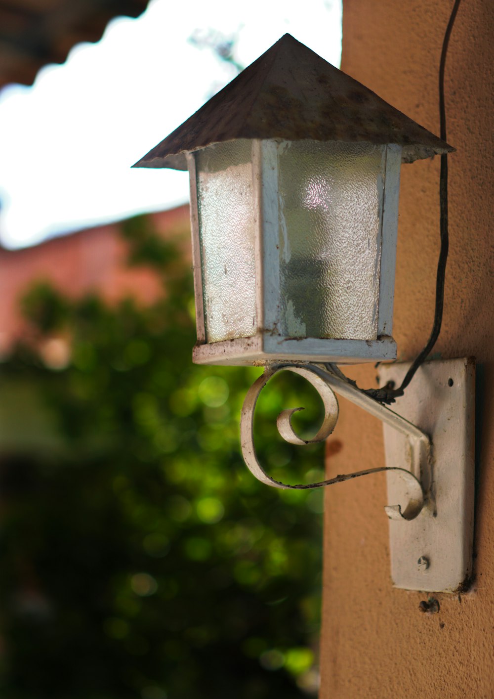 brown and white lamp post