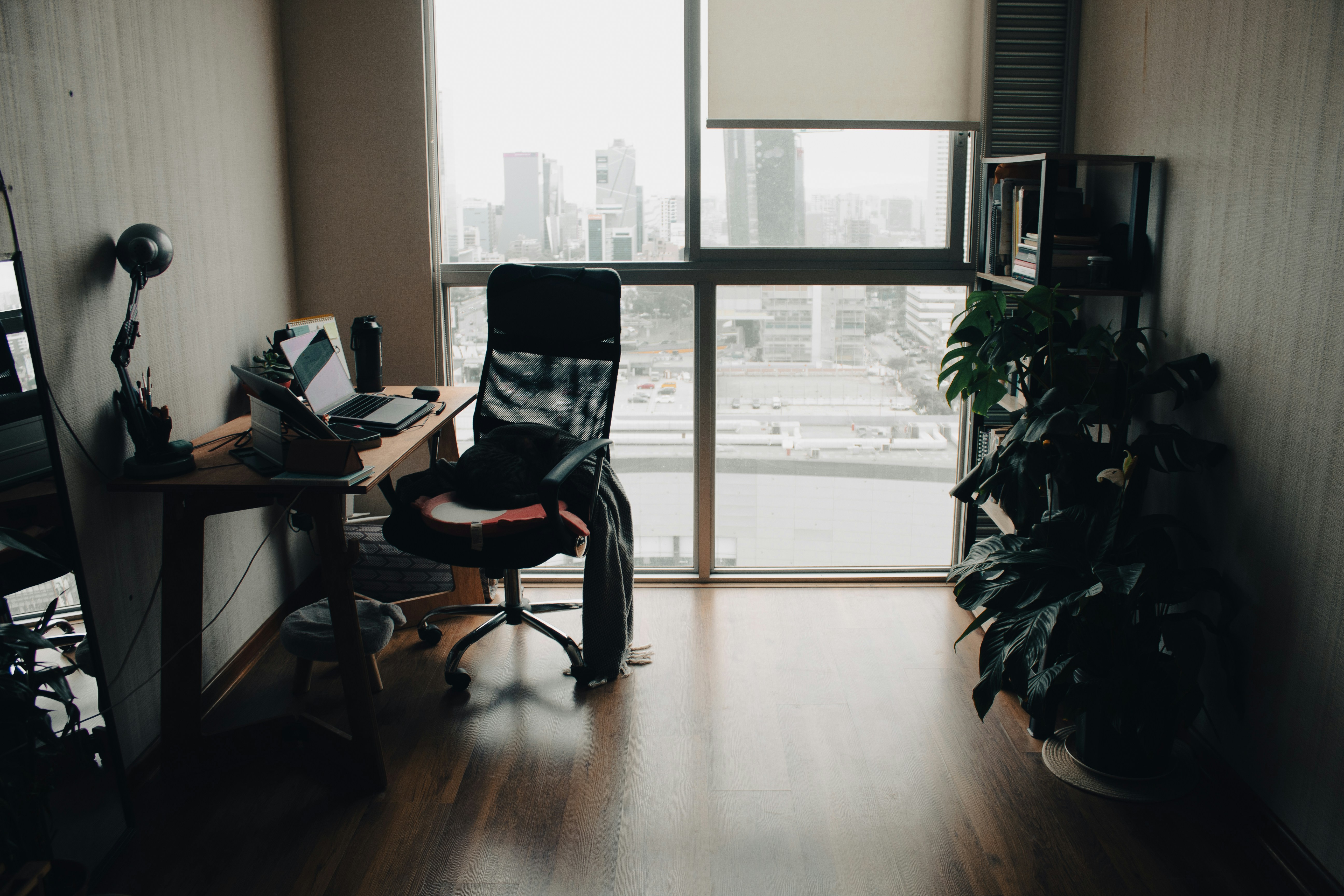 Home Office Trends 2026: Ergonomics, Desk Mats, and Real ROI for Creators