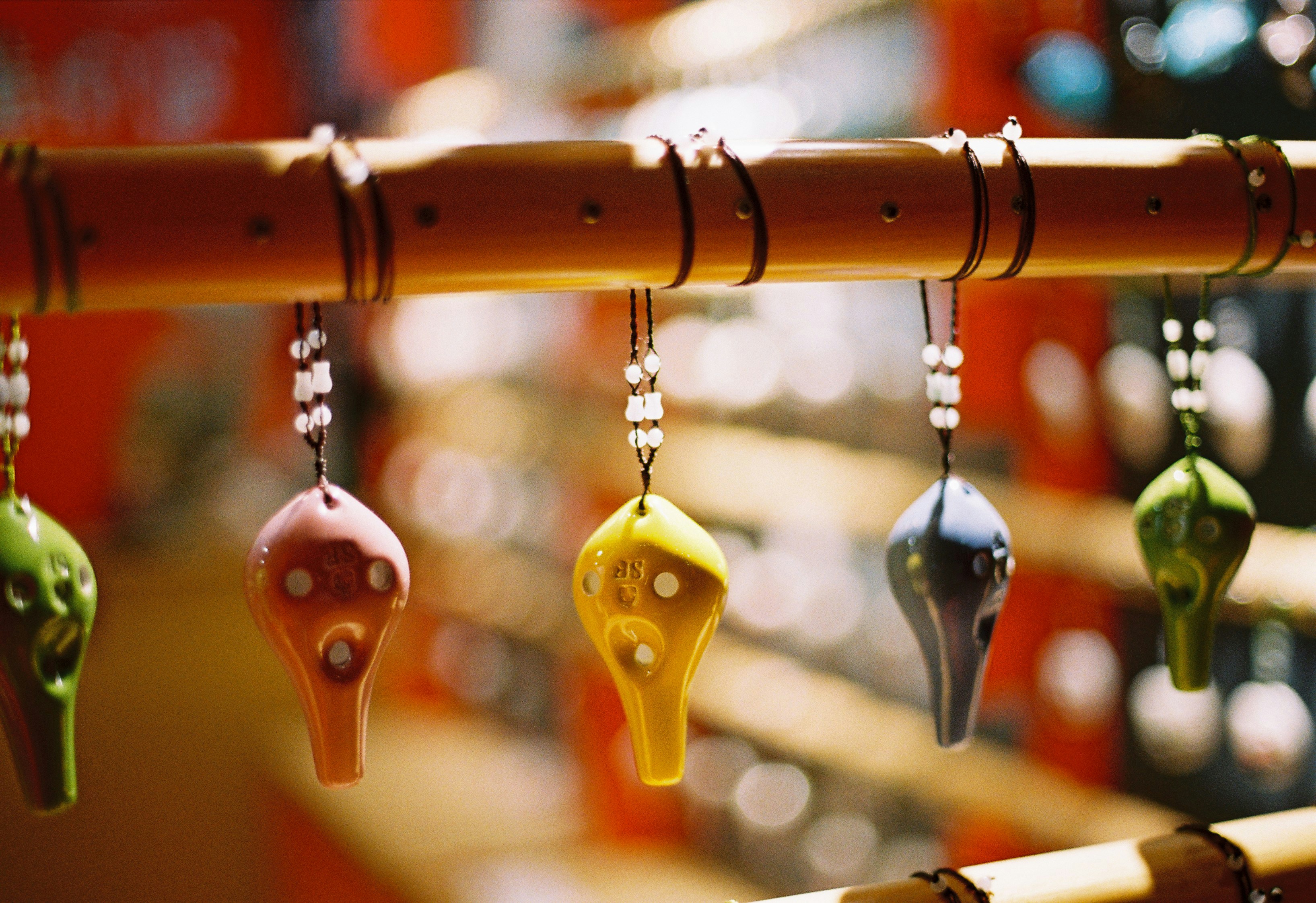 Accesorios en tienda de segunda mano