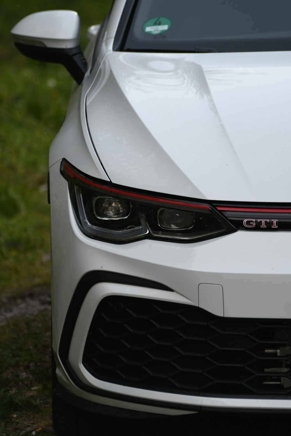 white and black porsche 911