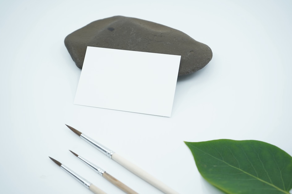 Geschenkverpackung falten japanische furoshiki technik: step-by-step visual example