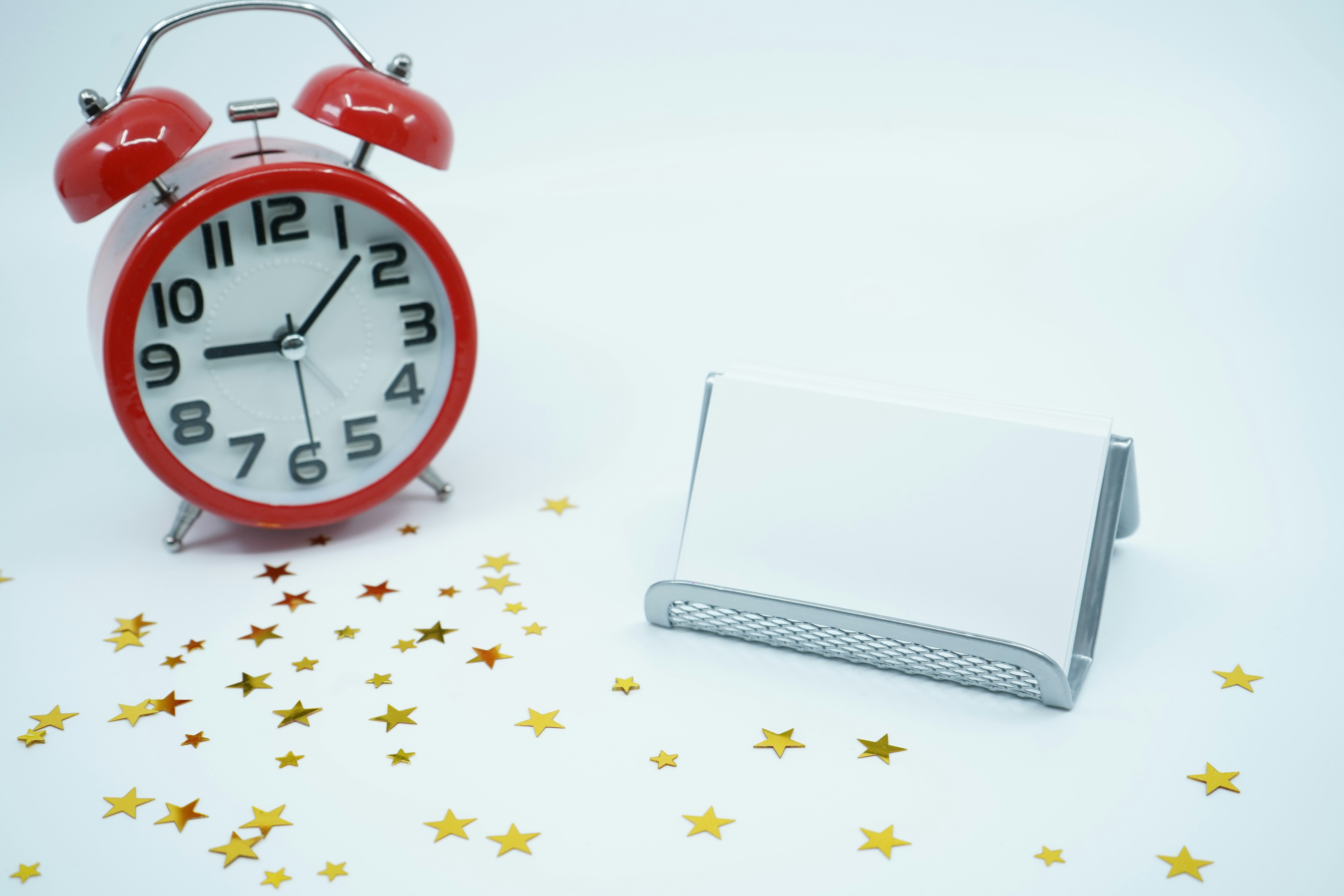 photo-1626148751359-443edf395eac?ixid=M3wxMjA3fDB8MXxzZWFyY2h8MTF8fGJ1c2luZXNzJTIwY2FyZCUyMG1vY2slMjB1cHN8ZW58MHx8fHwxNzU3MzQ1MzU5fDA\u0026ixlib=rb-4.1.0