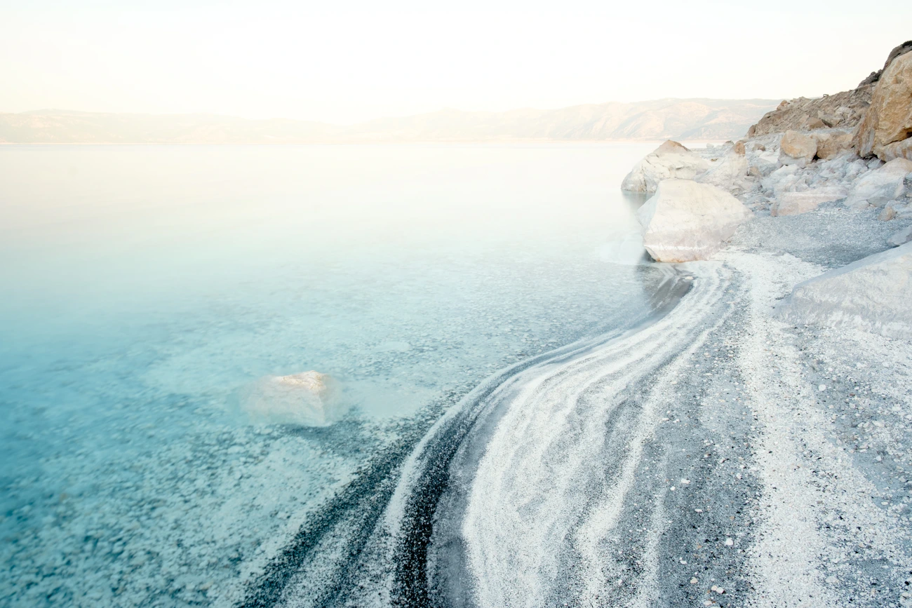 White shoreline and turquoise water of Lake Salda, Turkey