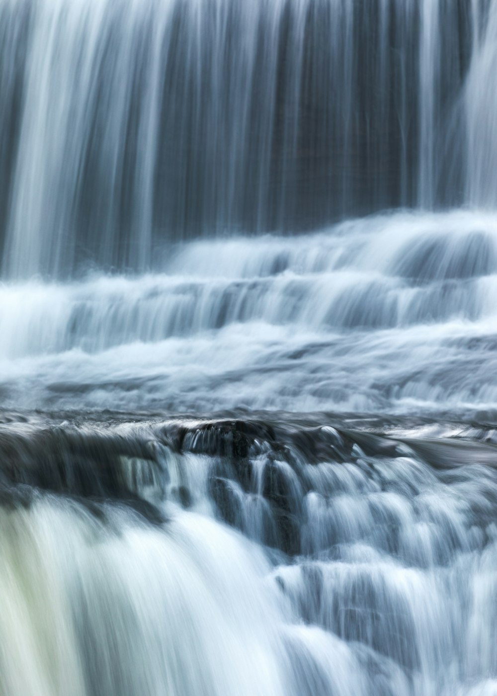 Fotografia time lapse di cascate d'acqua