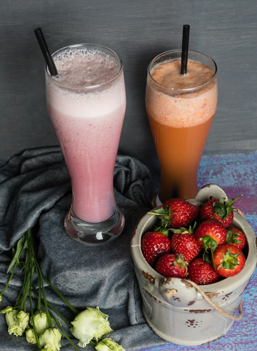 strawberry juice in drinking glass