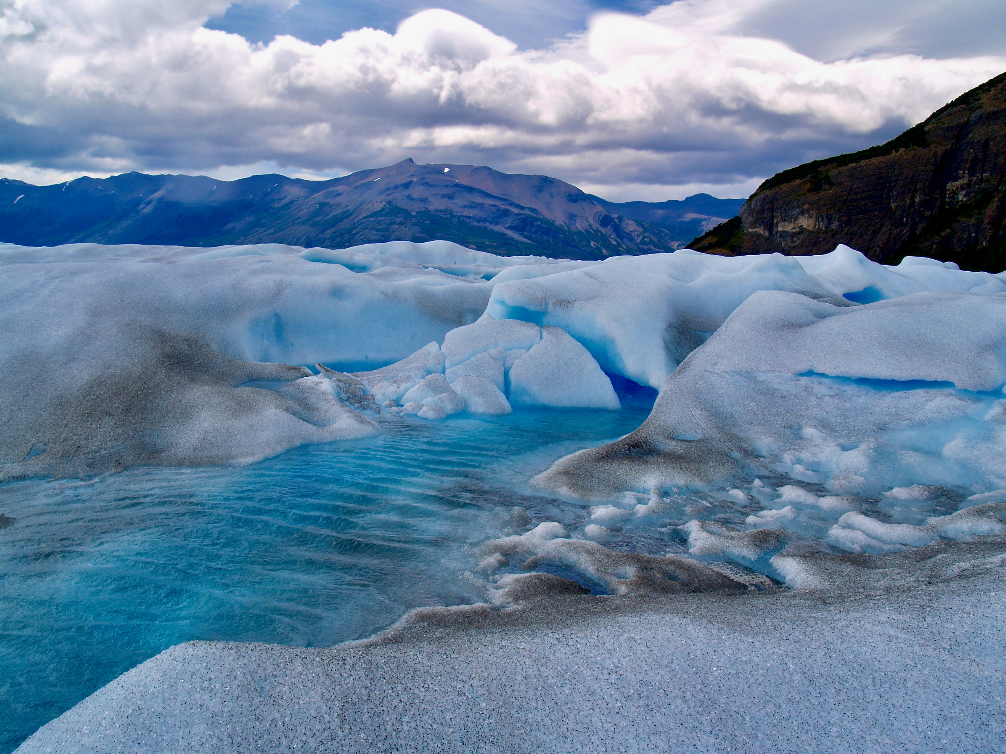 Photo by peterburdon