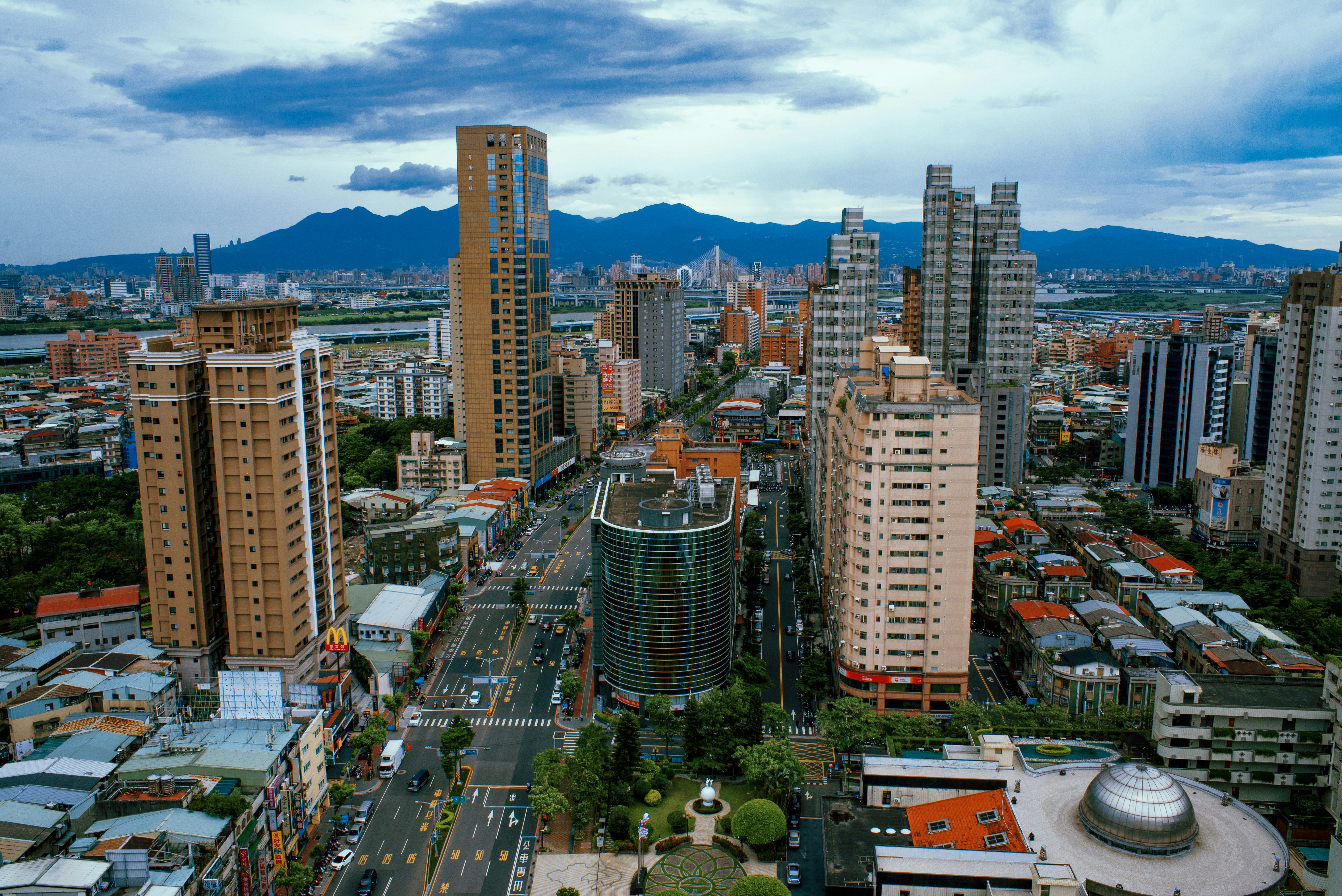 high rise buildings under blue sky during daytime