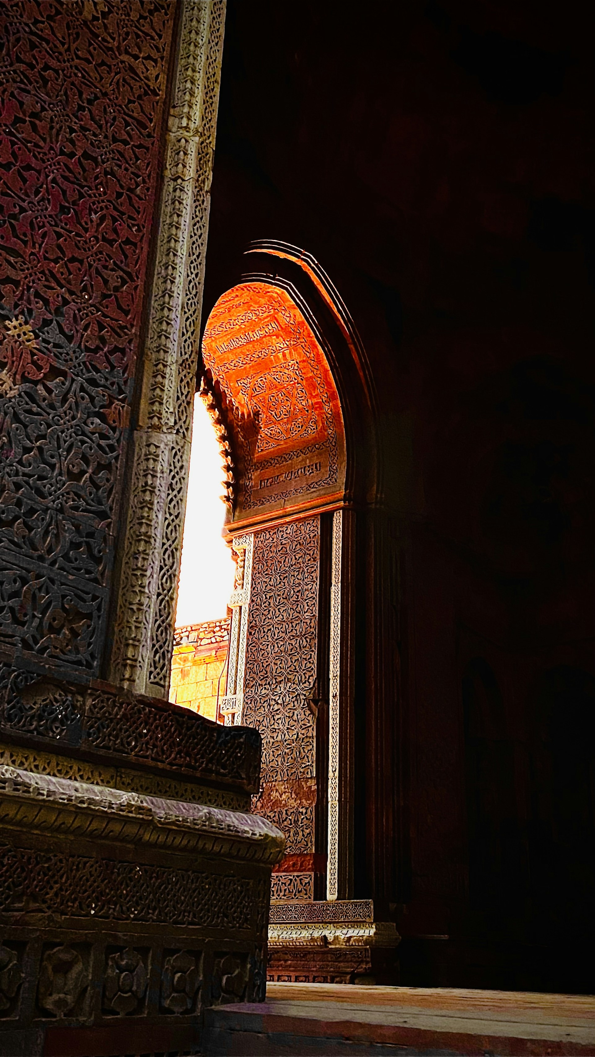 black and white bed linen