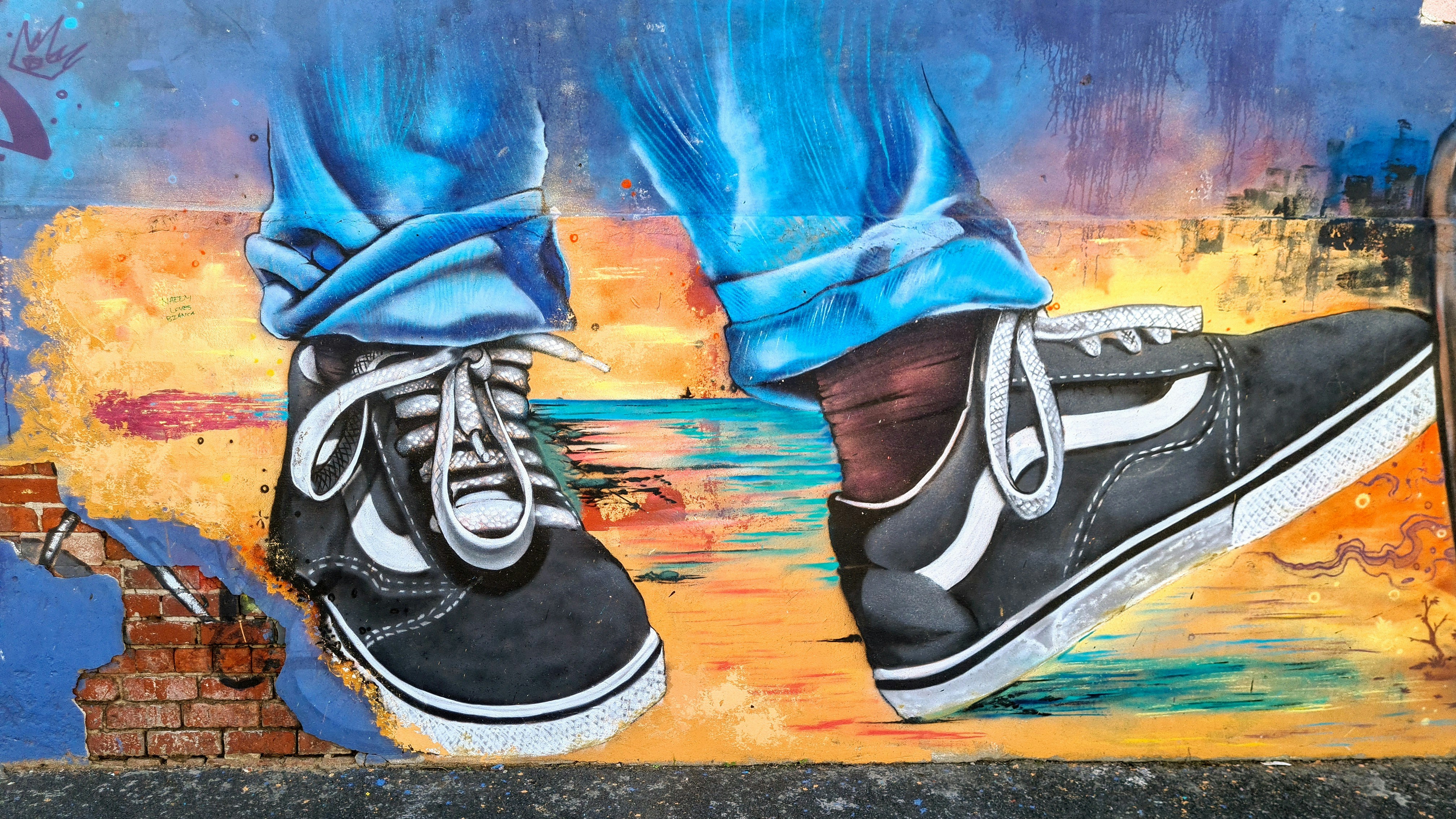 black and white nike sneakers