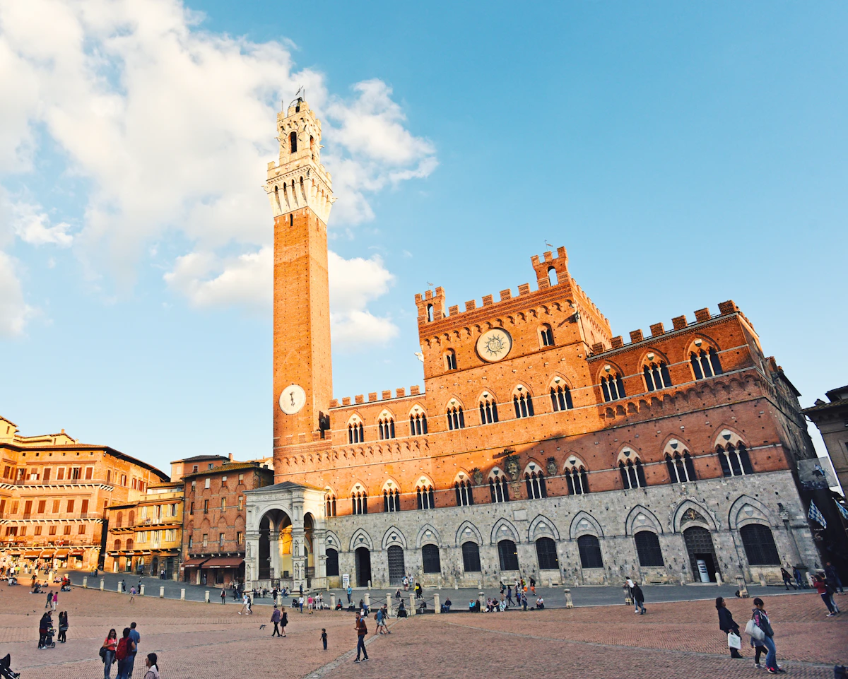 Piazza del Campo e la Torre del Mangia a Siena