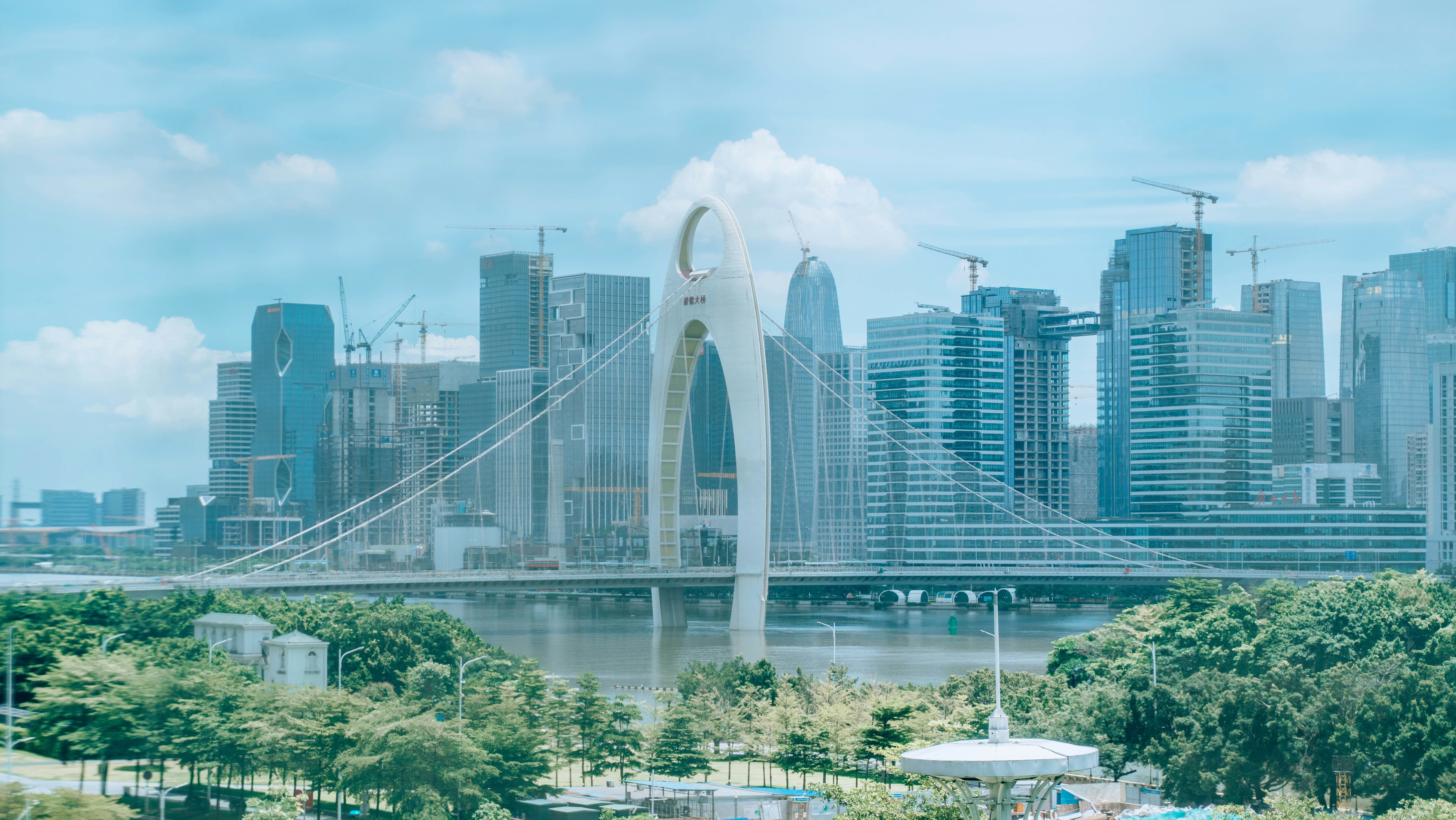 How to Get to Guangzhou: Flight & Train Deals