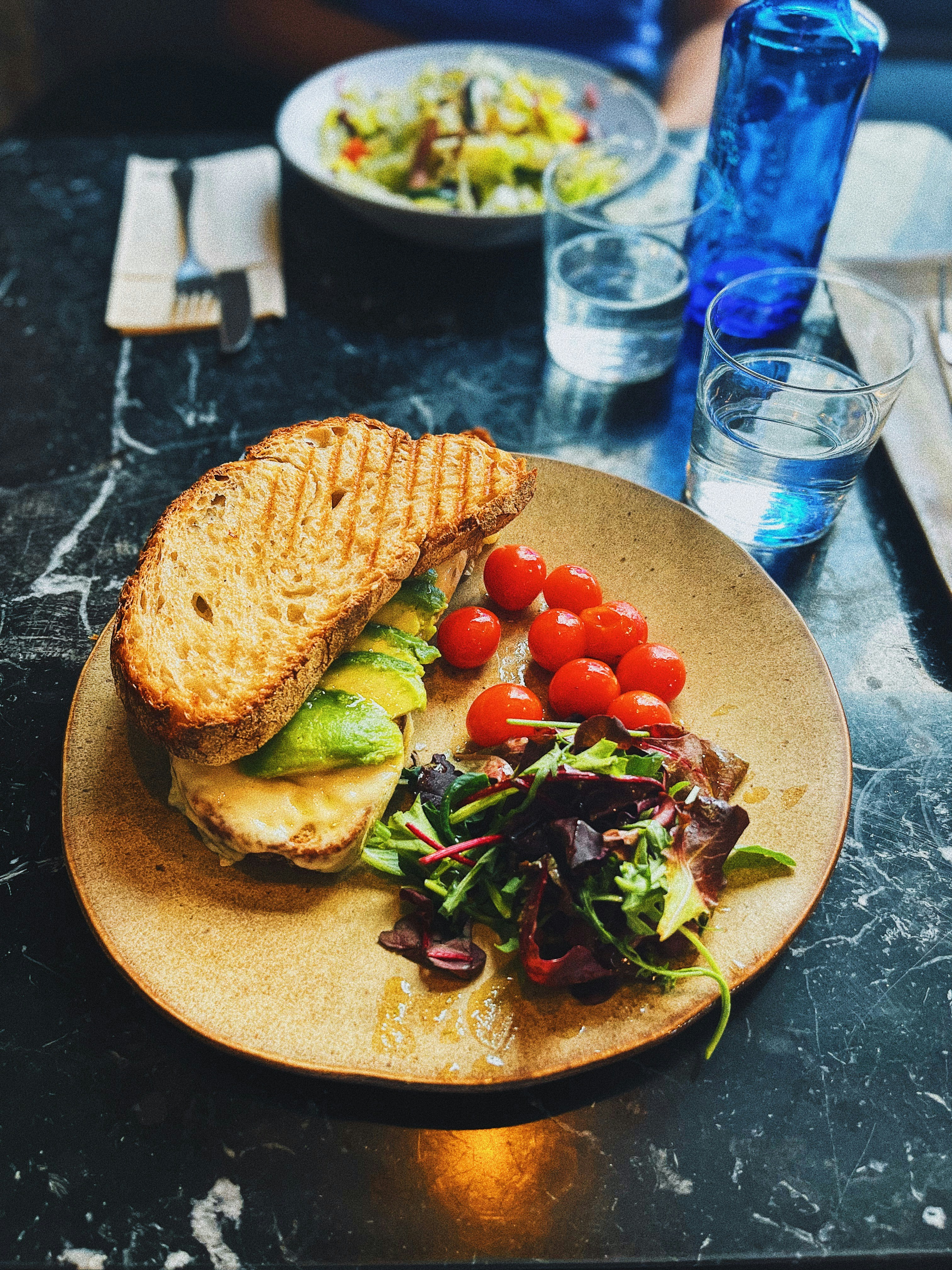 Avocado cheesy sandwich