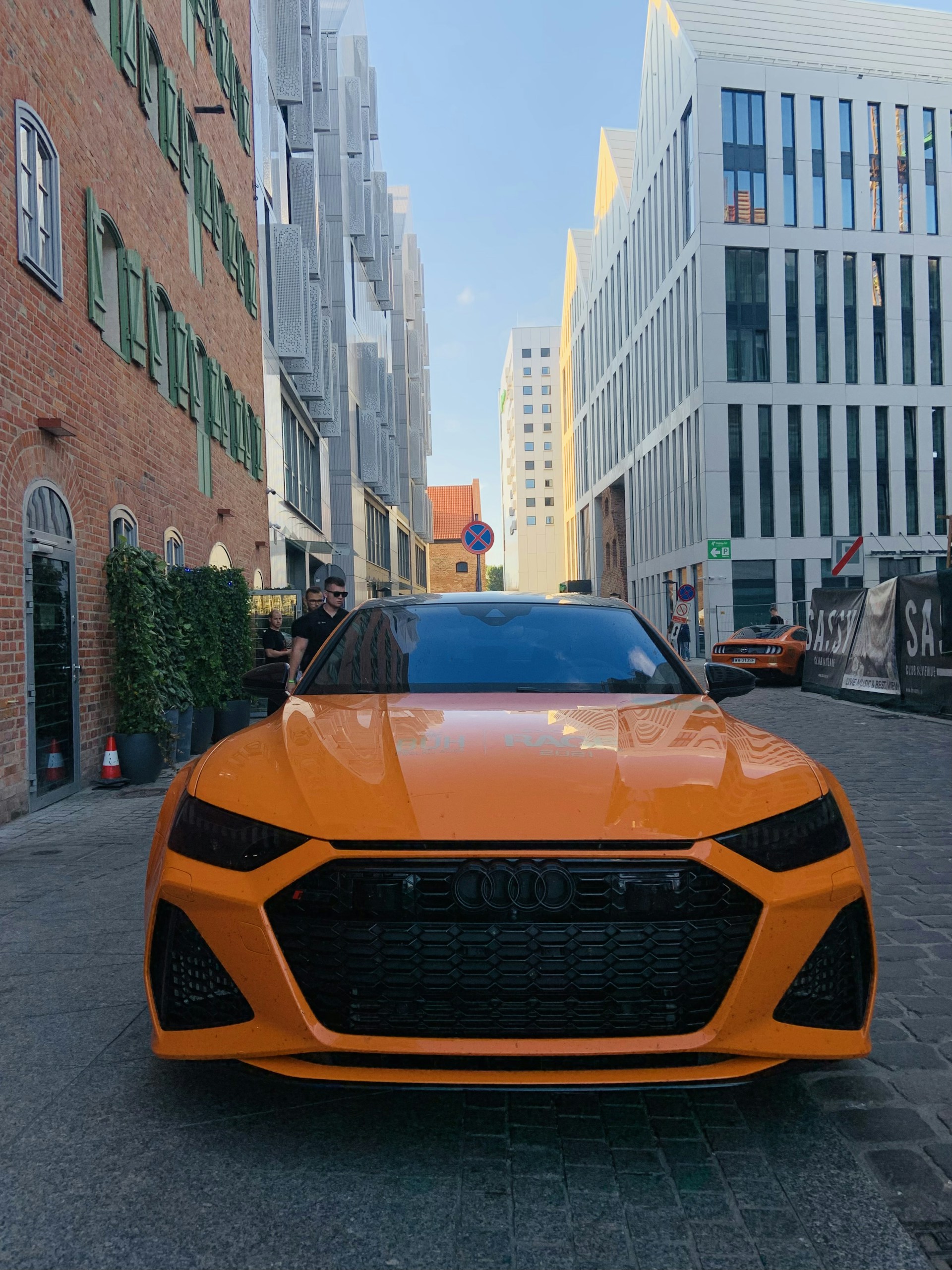 gray computer monitor