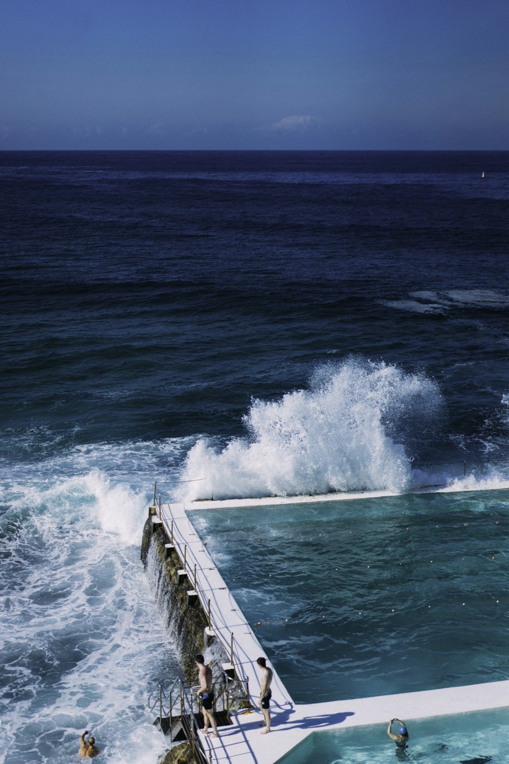 blue ocean waves during daytime