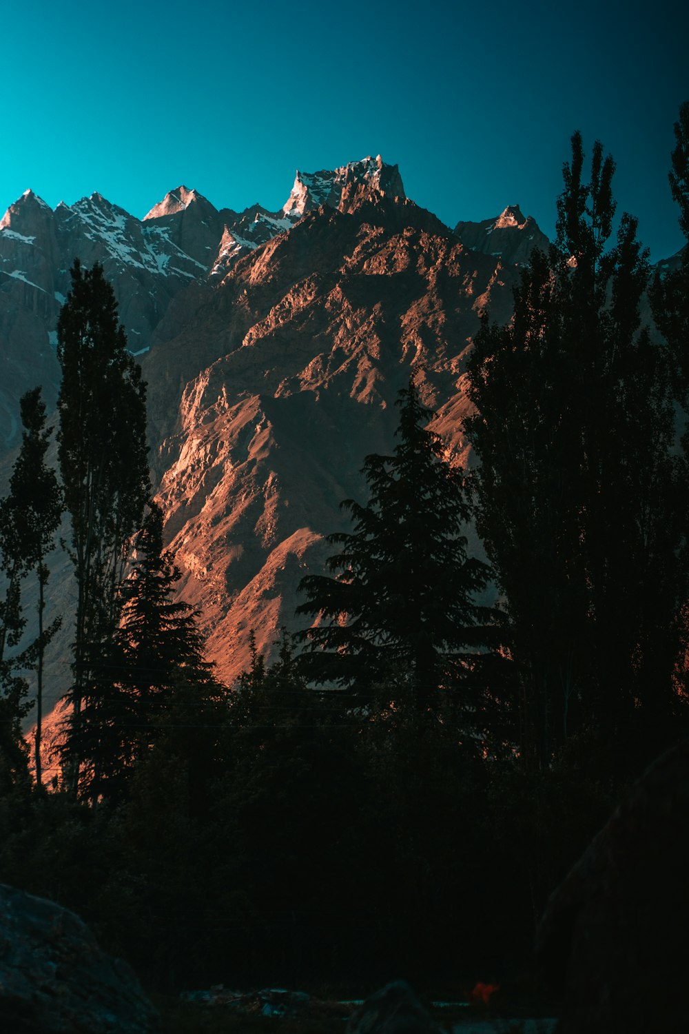 snow covered mountain during daytime